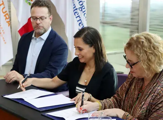CONARTE y EAAD firma de convenio.