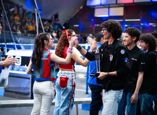 Entrega de reconocimiento al equipo de XRAMS 6200. /Foto: Florentina Cabrera.