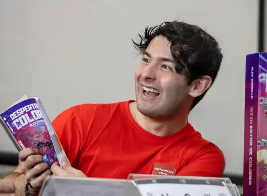 El autor Alex Carrillo presenta su nuevo libro