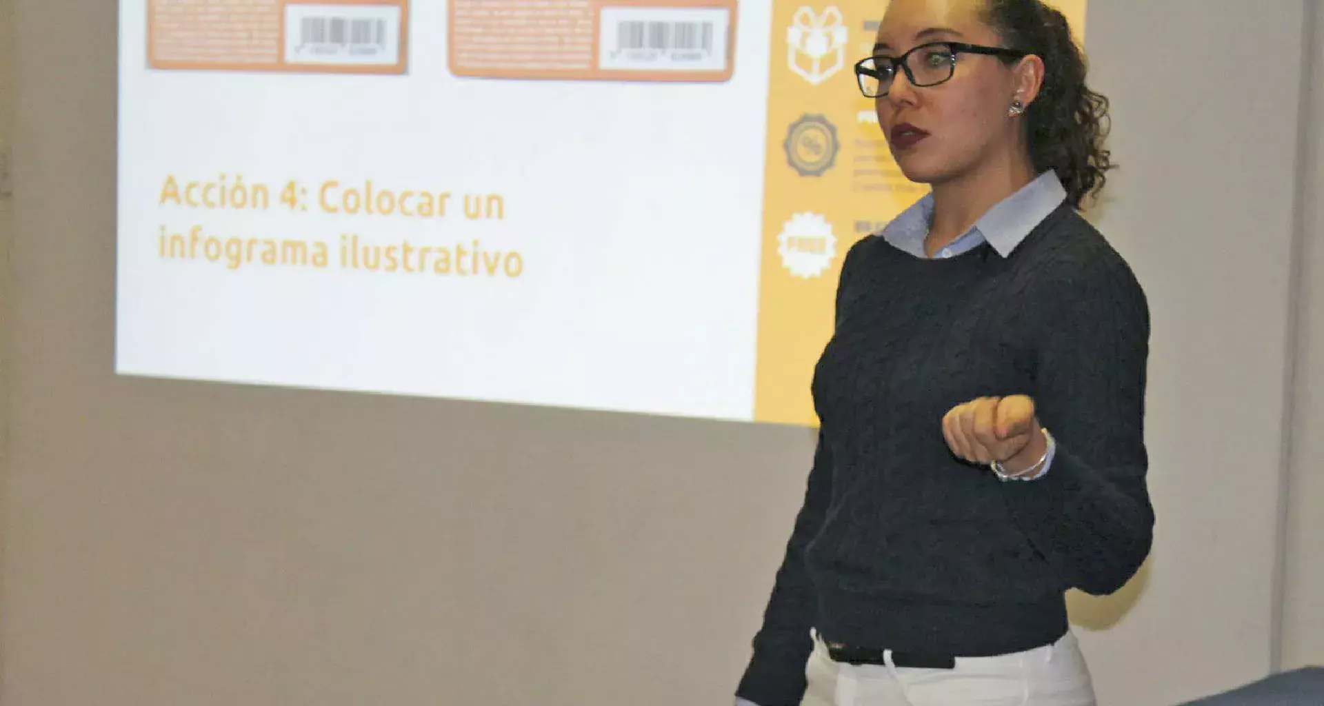 Alumna de Semestre i expone propuestas a miembros del Grupo Chedraui 