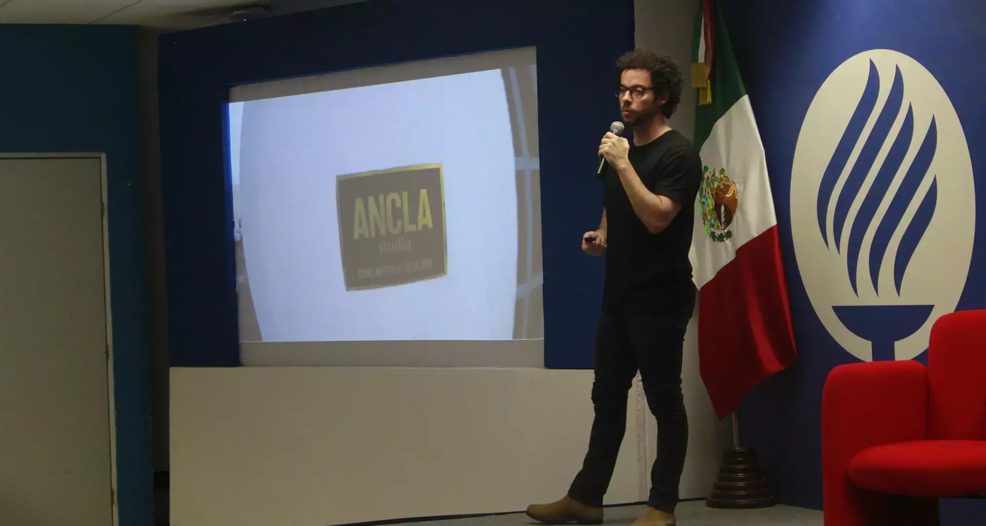 Alejandro "Chino" De La Garza como Líder Empresarial en el Tecnológico de Monterrey Campus Sinaloa.