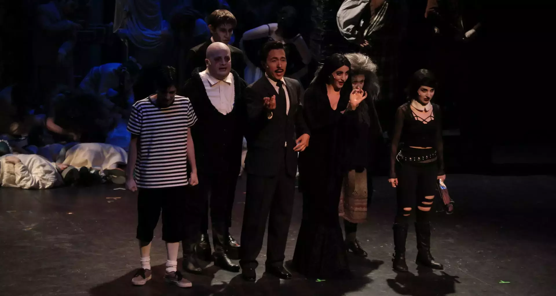 Elenco Locos Addams