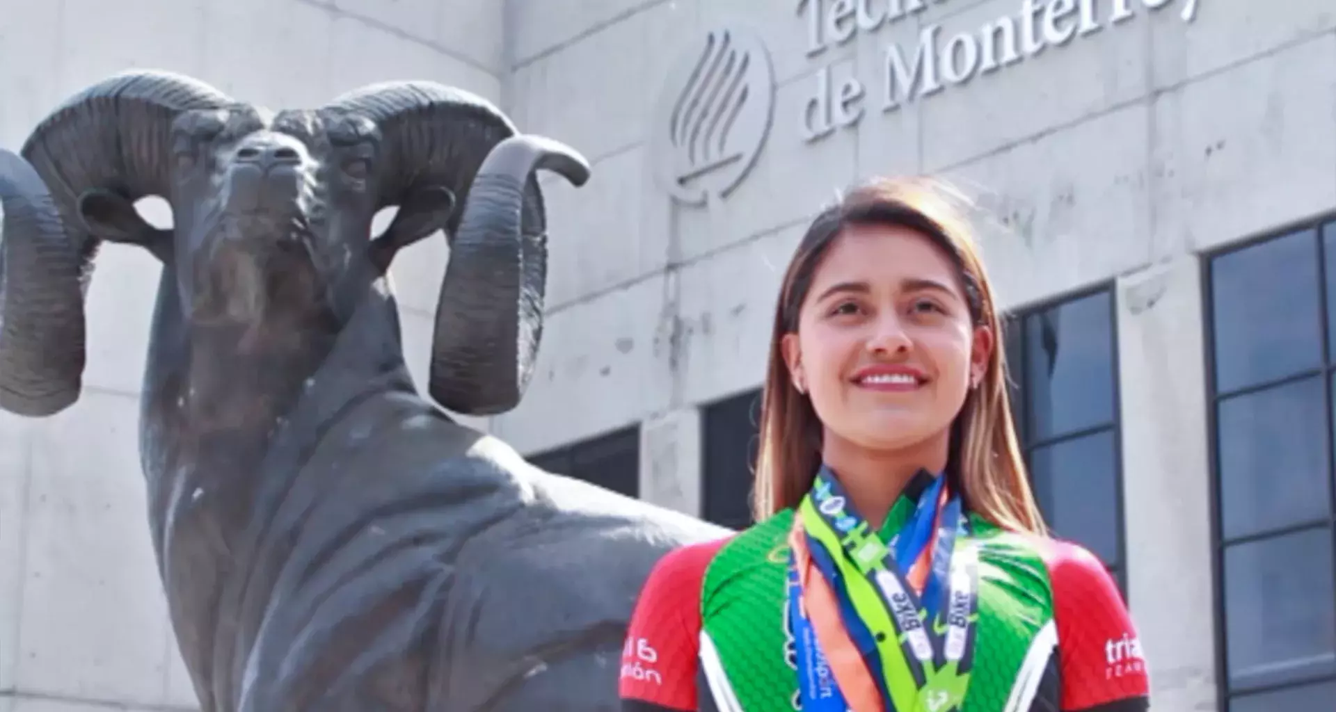 Claudia Paola Galindo, es una exitosa deportista profesional de duatlón y triatlón