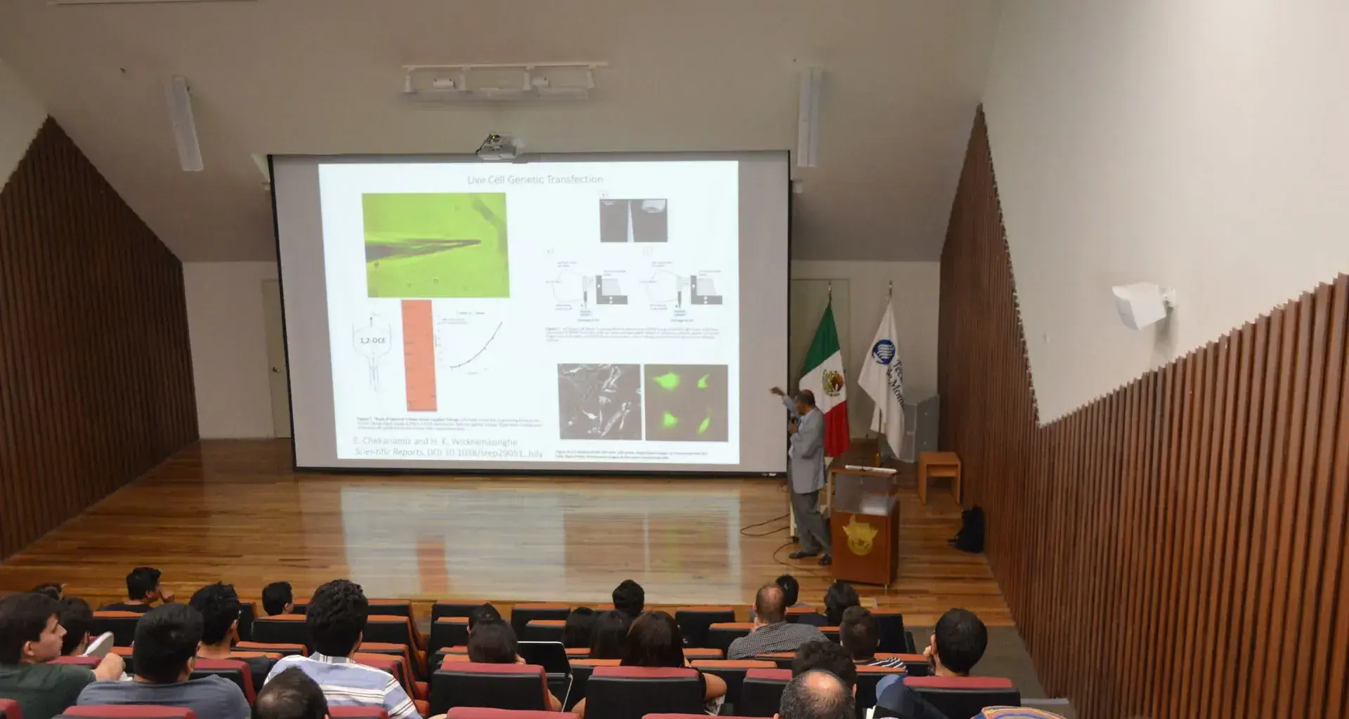 Co-inventor del microscopio de fuerza atómica da conferencia en el TEC