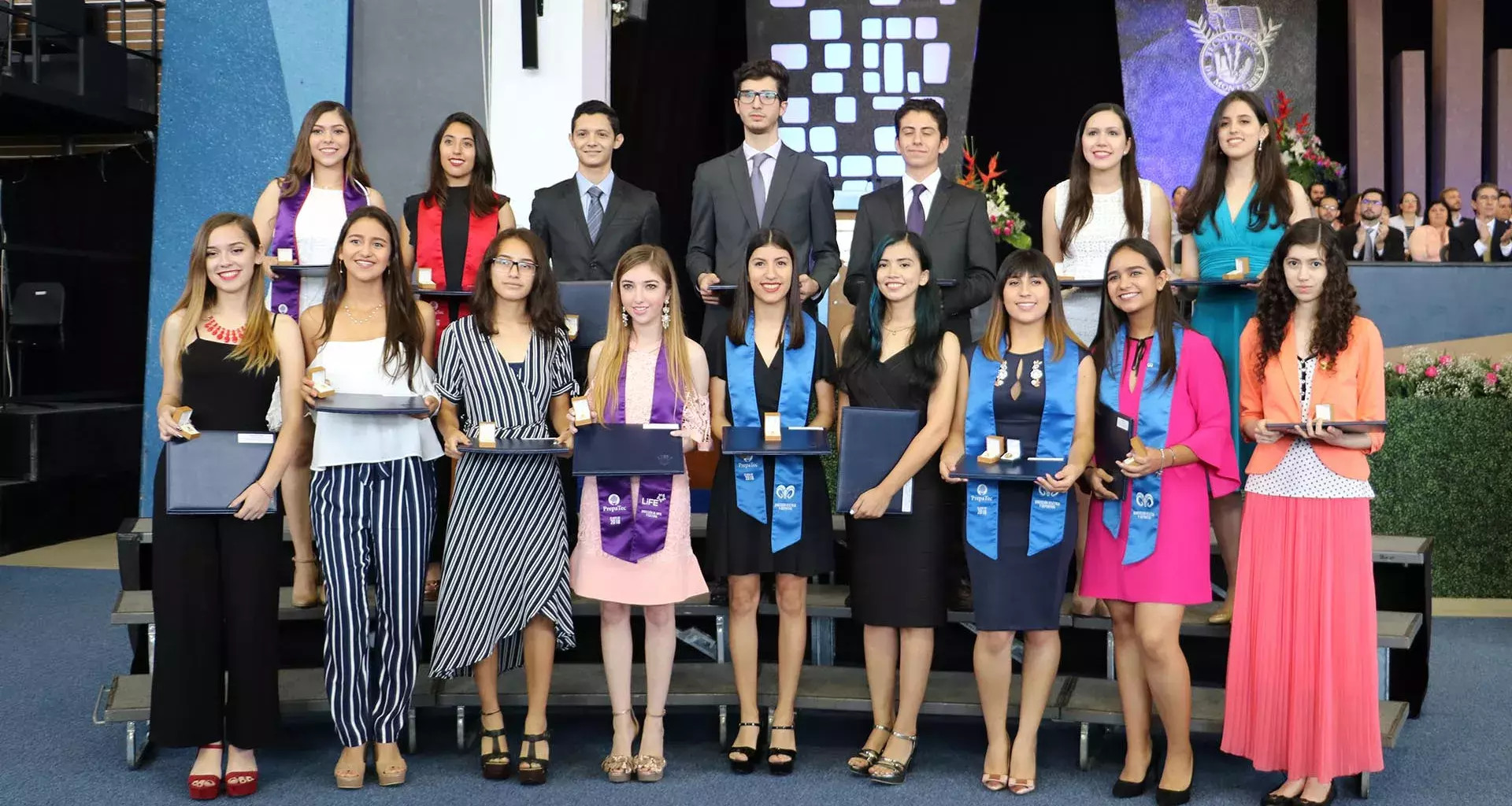 Alumnos de Prepa tec Cumbres, Eugenio Garza Sada, Valle Alto y Prepanet con mención honorífica de excelencia