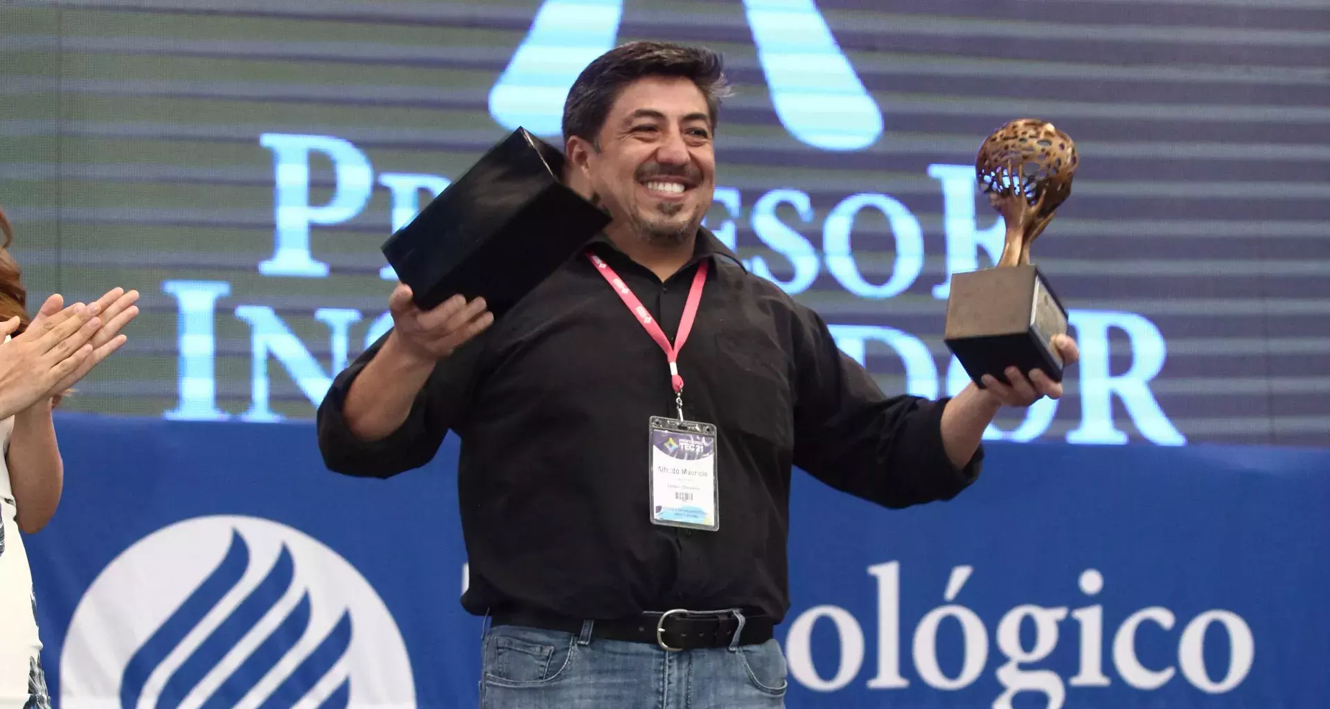 Profesor Mauricio Flores