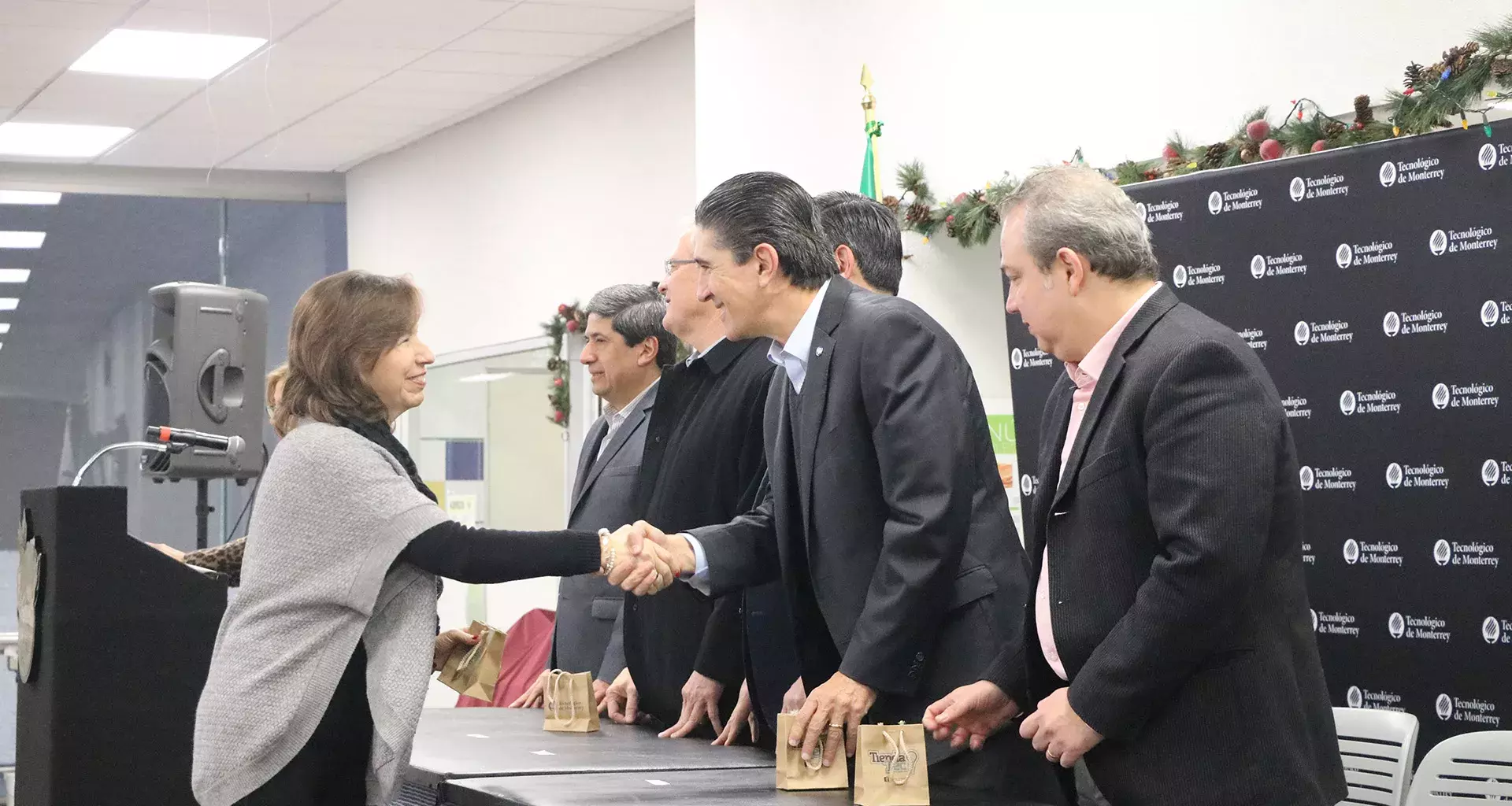 Desayuno de bienvenida a profesores