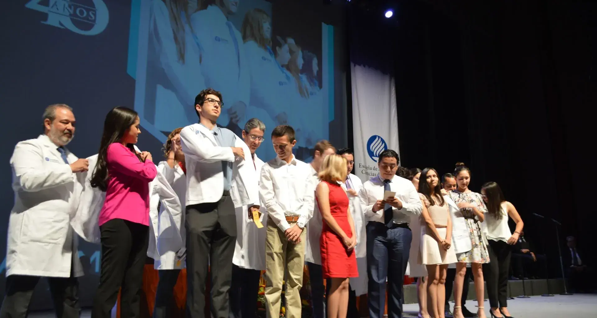 imposición de saco blanco