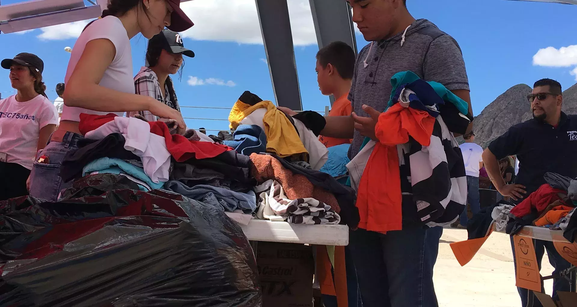 Los alumnos montaron la tienda en la comunidad La Noria 