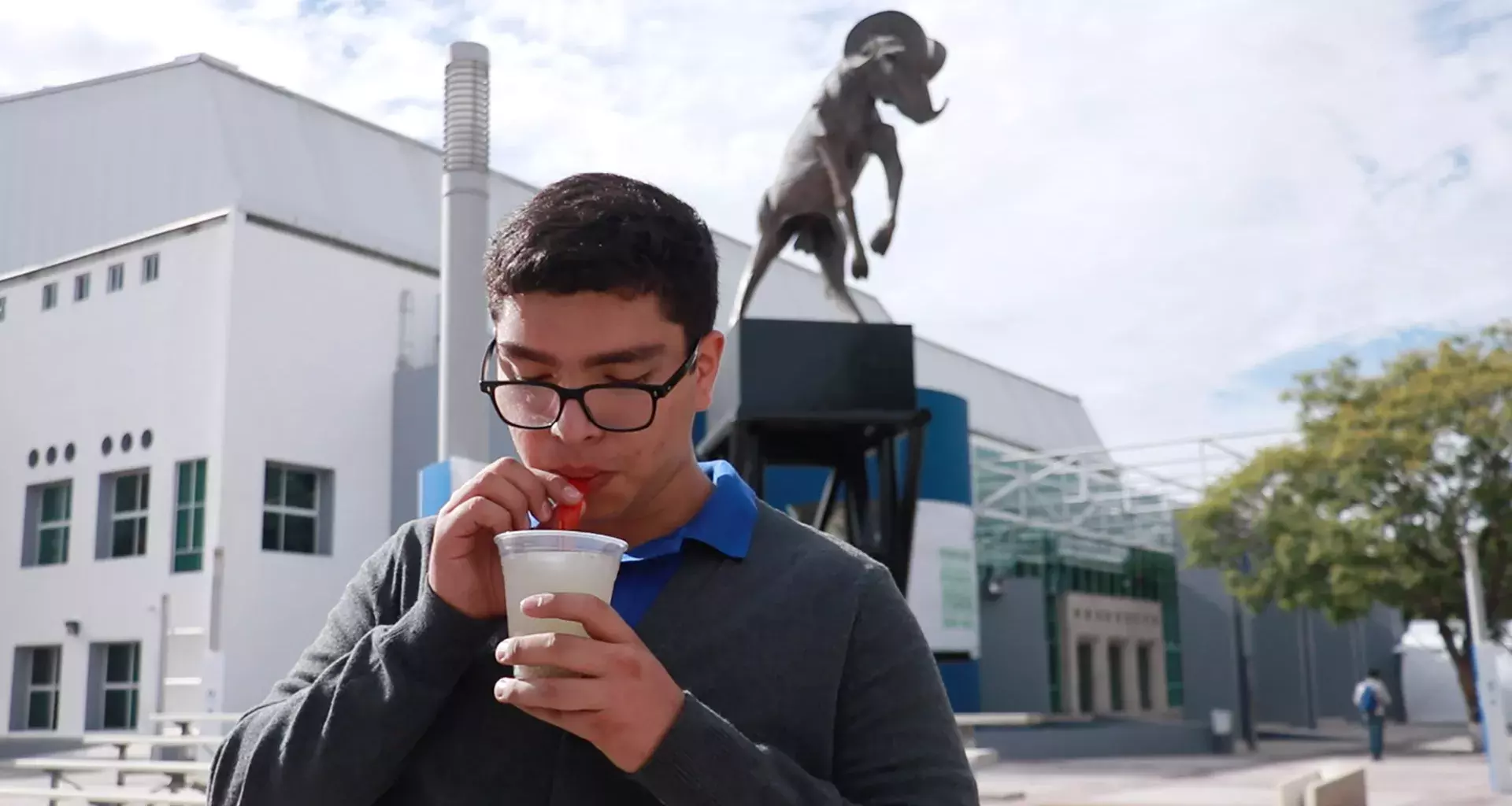 Joven de PrepaTec gana Premio Nacional de la Juventud por popotes