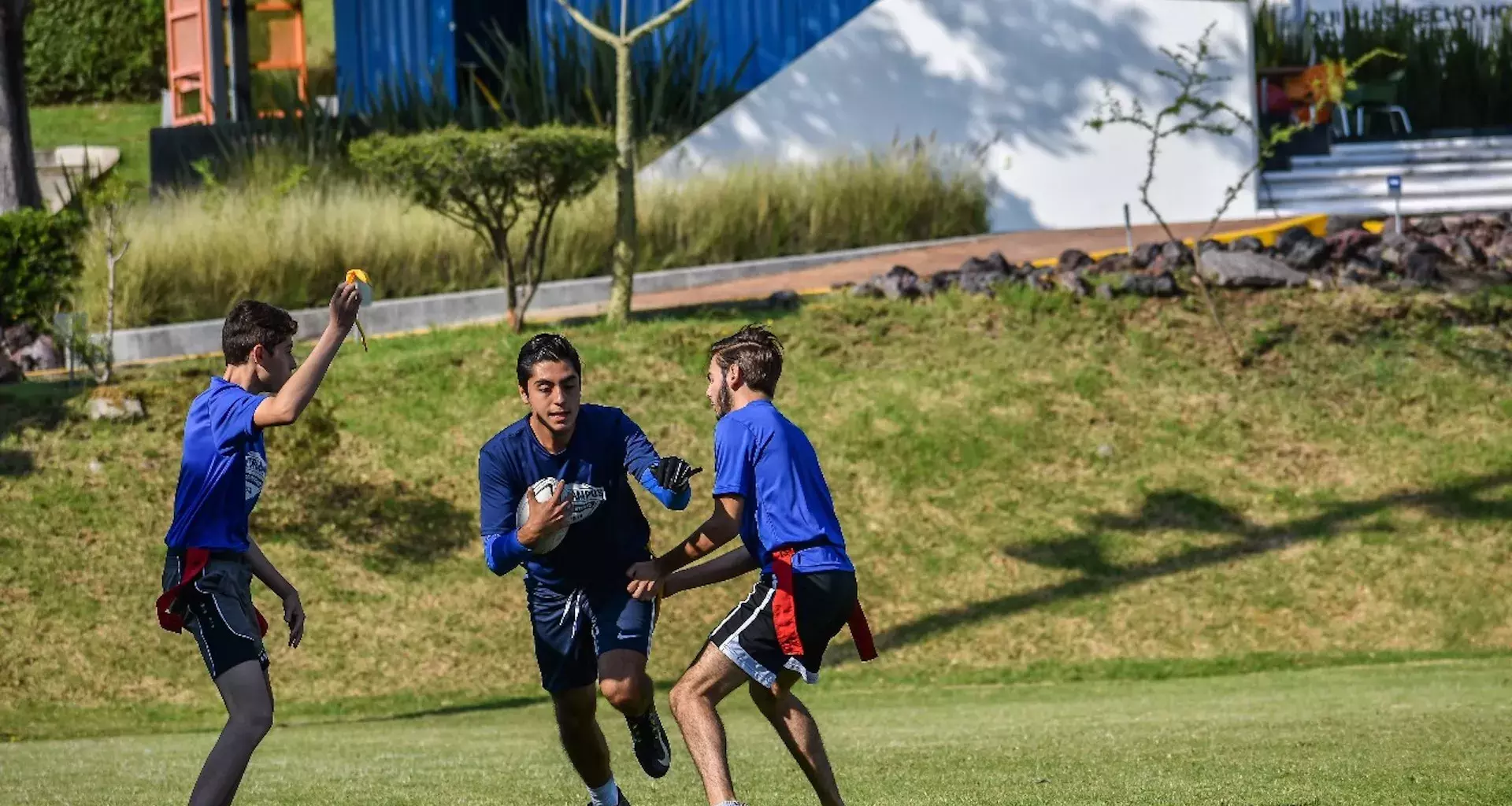 Equipo de tocho bandera de Morelia jugando en el Intercampus