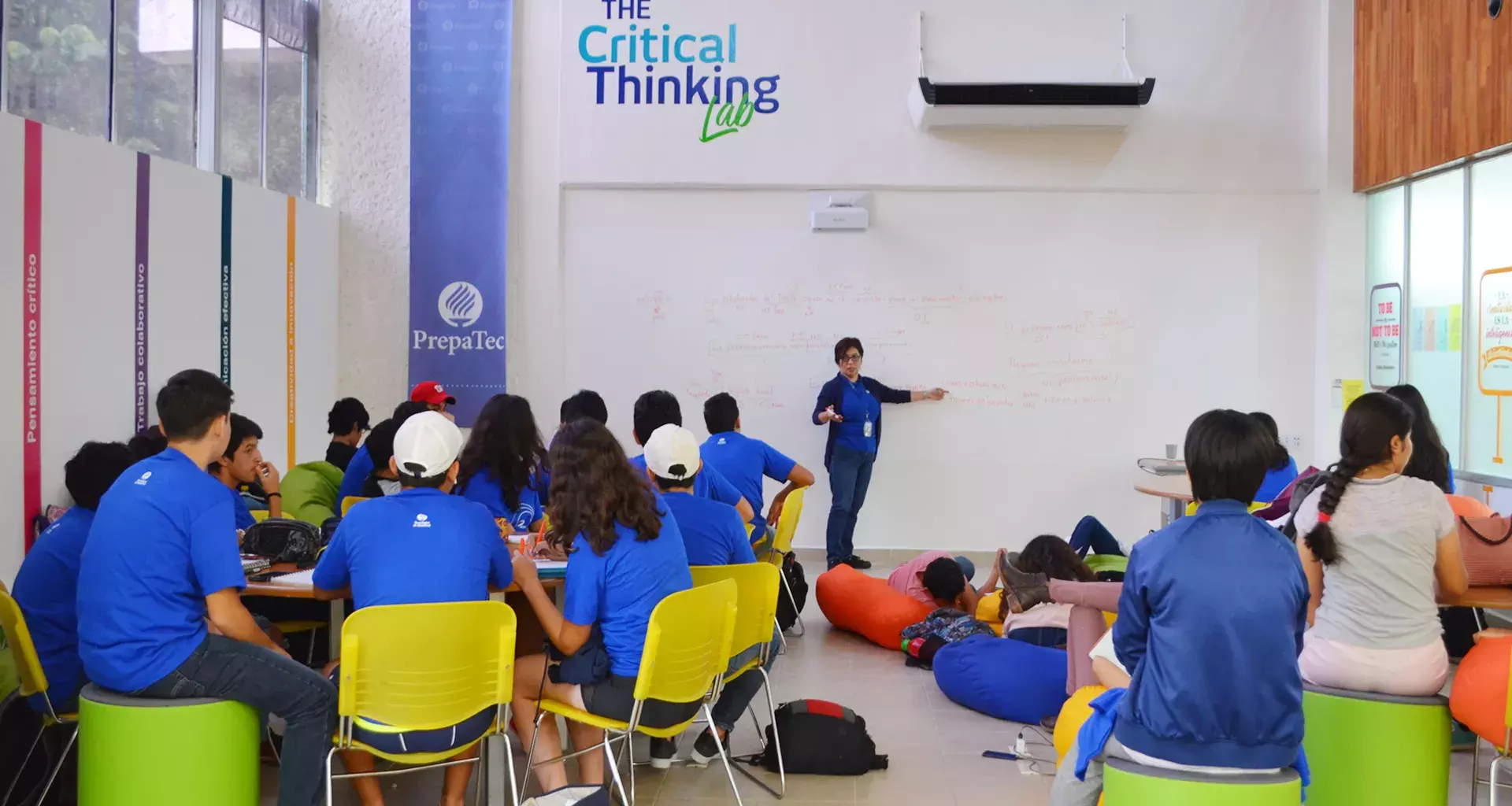 clases de PrepaTec en el Thinking Lab