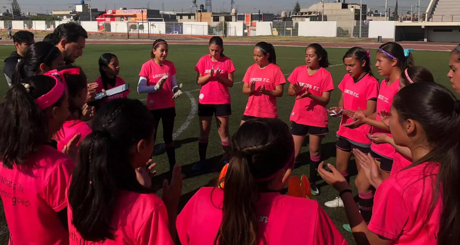 Reconocen a EXATEC por impulsar fútbol femenil 