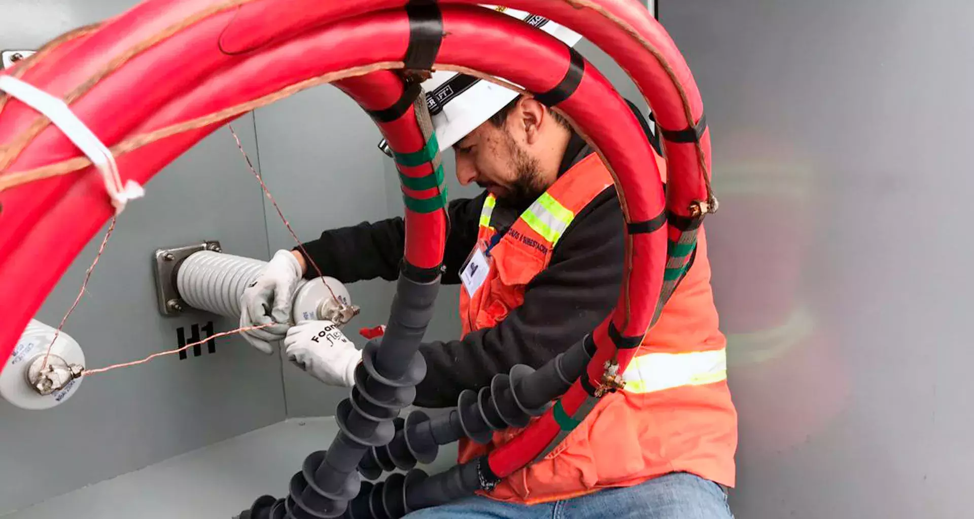 Joven crea máquina capaz de reducir la contaminación de las empresas