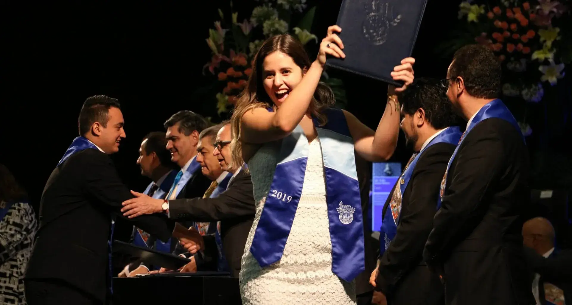 ¡Una nueva etapa! Finalizan jóvenes del Tec su carrera profesional