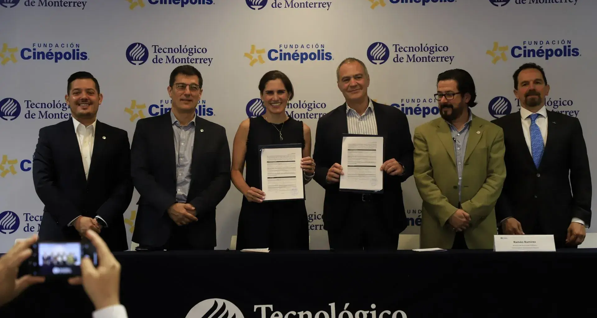 Firma Convenio Socio Formador Cinépolis Tec Monterrey