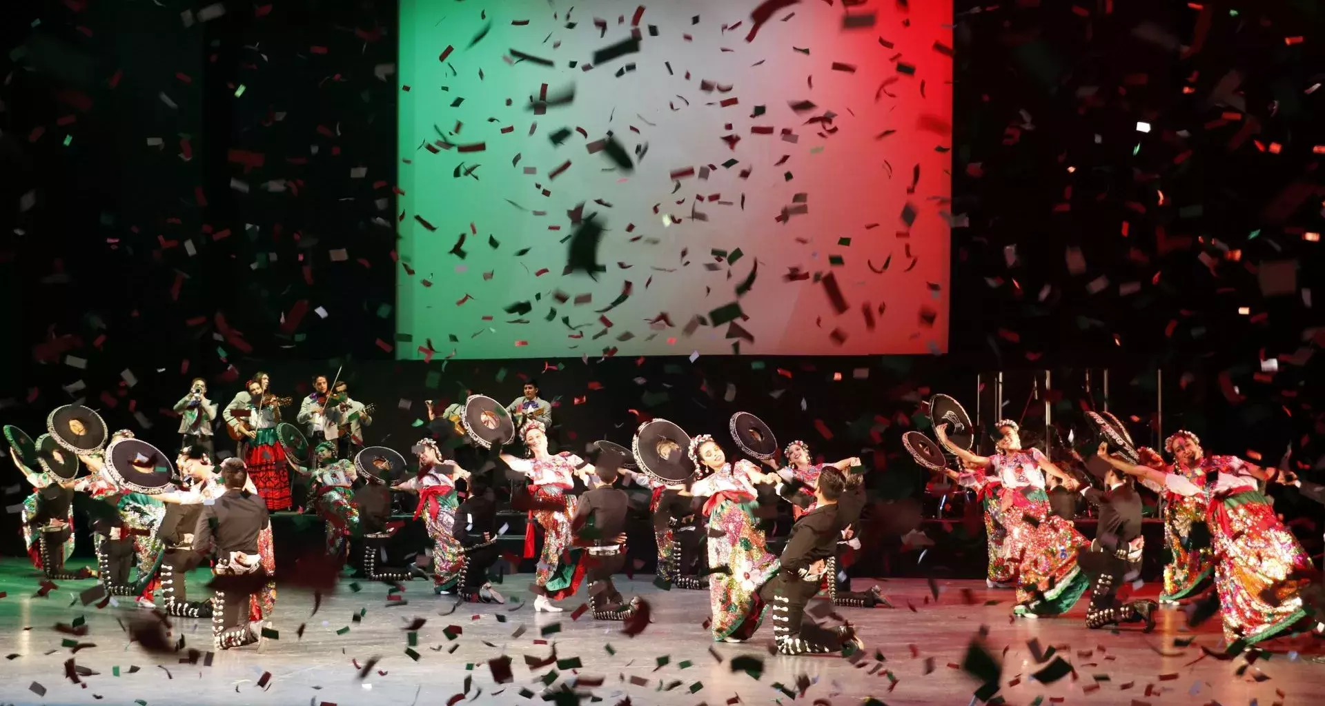 'Despegan' jóvenes del Tec con gala folklórica a Colombia y Argentina