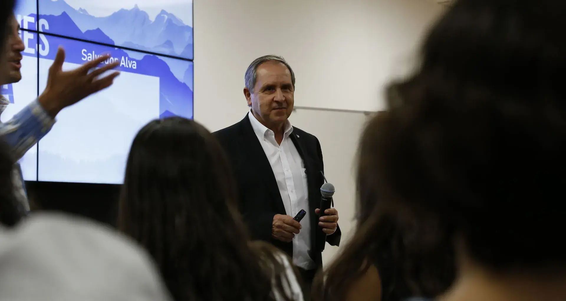 Salvador_Alva_el_cambio_y_liderazgo_motivador
