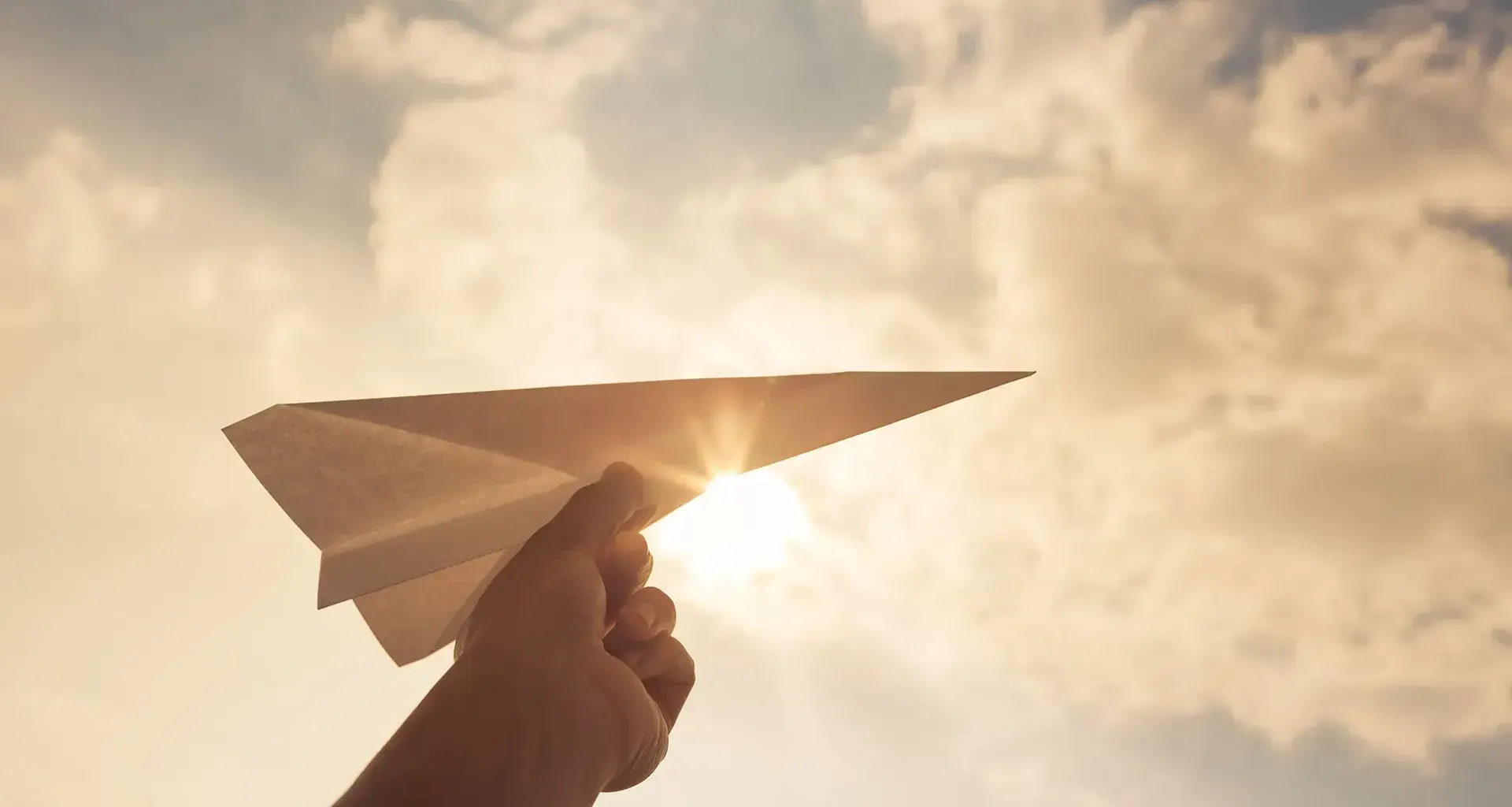 aviones_de_papel_ayudan_sobrevivientes_de_cancer
