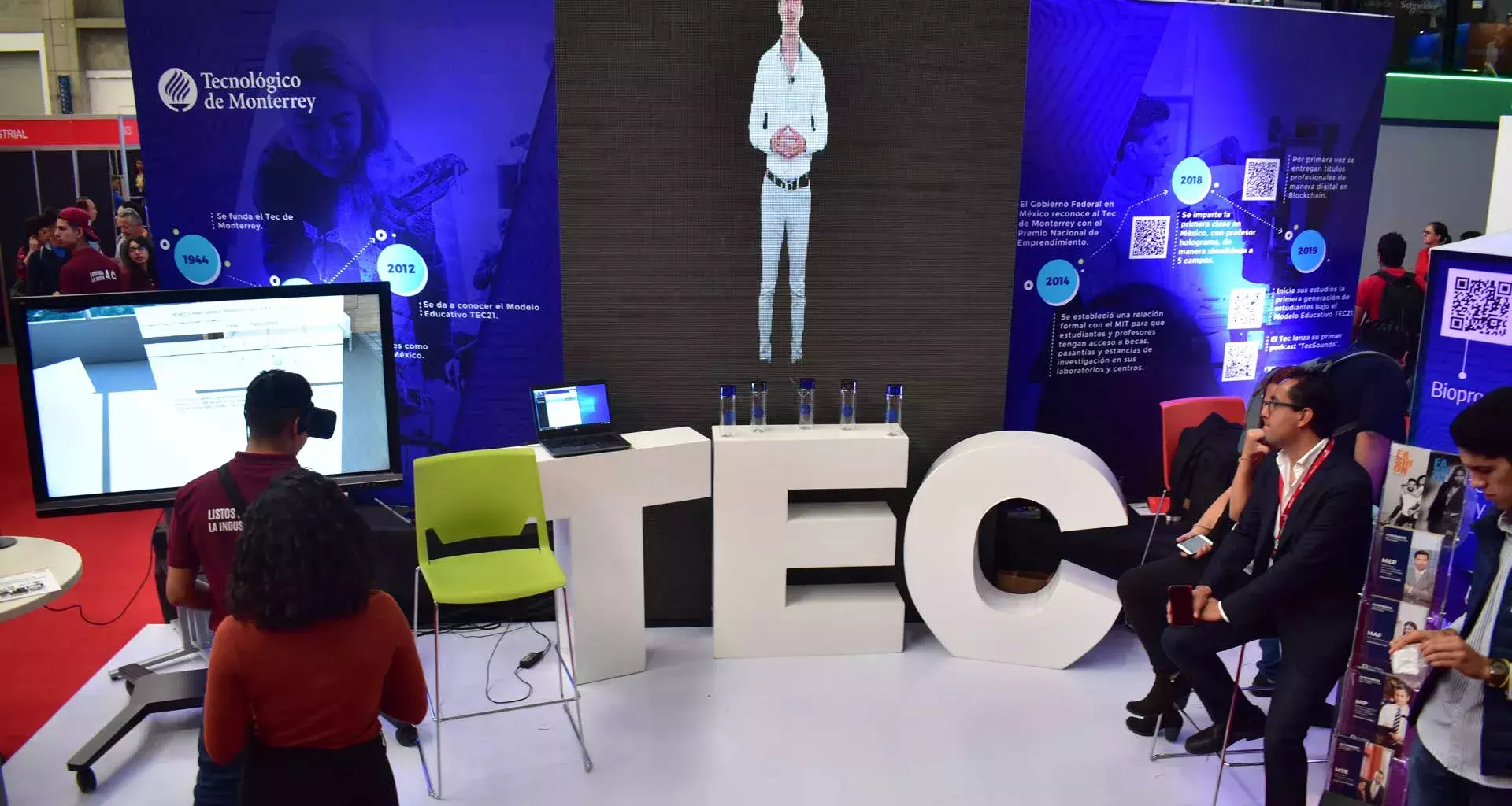 Realidad virtual y robots: Tec presente en feria industrial Hannover