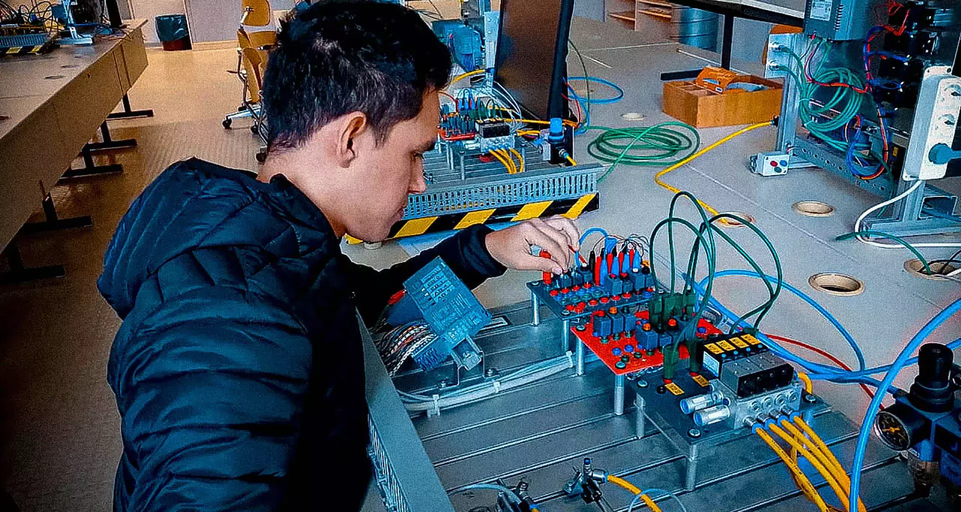 Ángel Dávalos en laboratorio Alemania