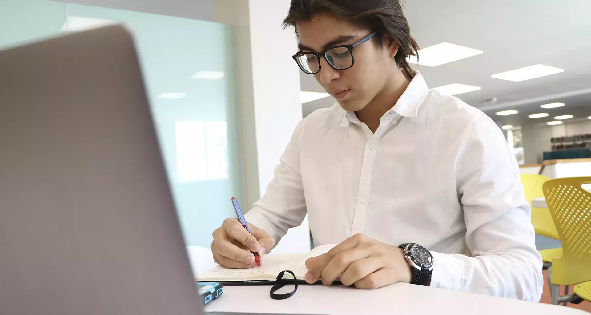 Estudio, deporte y huevos motuleños