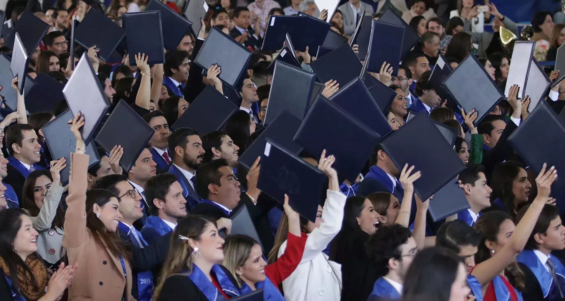 Entregan títulos profesionales en Ceremonia de Graduación Diciembre 2019 del Tec Guadalajara