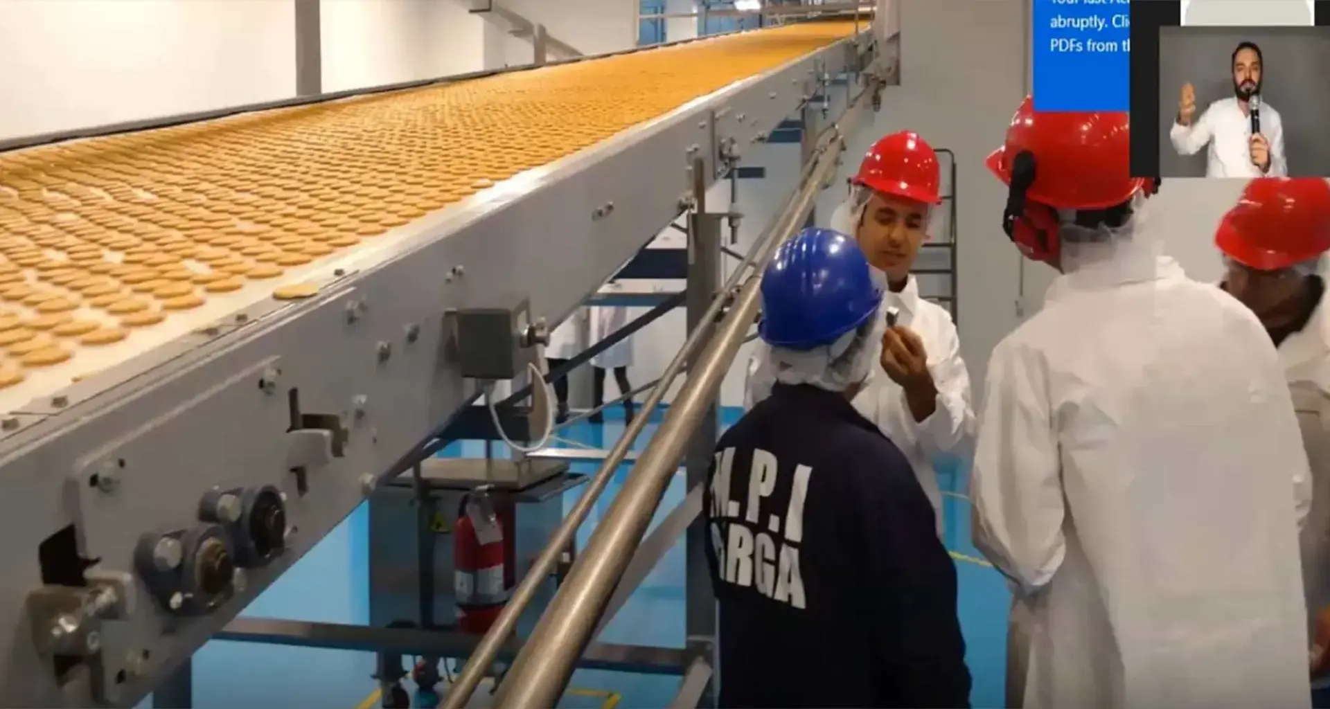 Emprendedores de Clevot muestran su innovación en materia de limpieza industrial de bandas transportadoras.