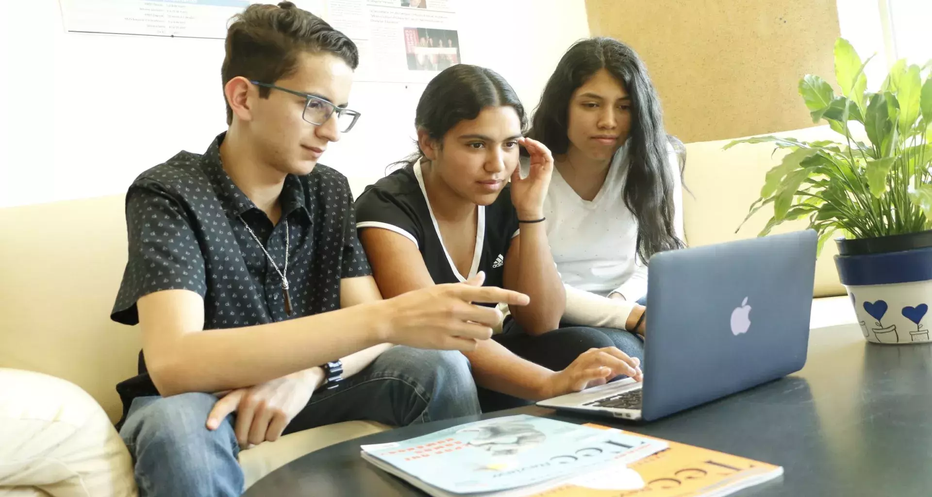 Estudiantes de PrepaTec preparándose para participar en el NMUN 2019 