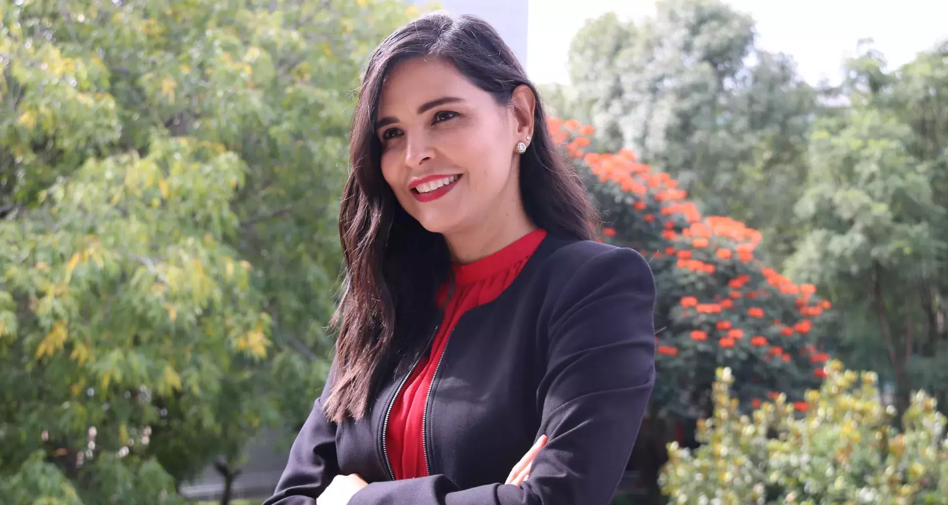 Claudia Félix directiva del Campus Guadalajara es distinguida por su trayectoria con Premio Mujer Tec