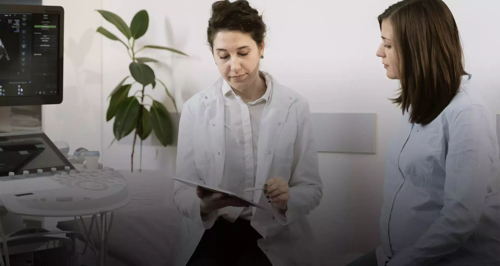 Especialistas en el área médica presentan retos durante conferencia del Foro de Mujeres Líderes de México