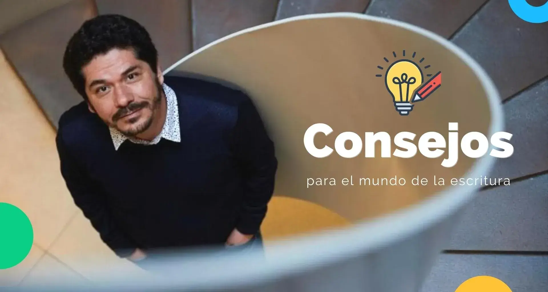 Escritor mexicano da consejos a jóvenes de PrepaTec