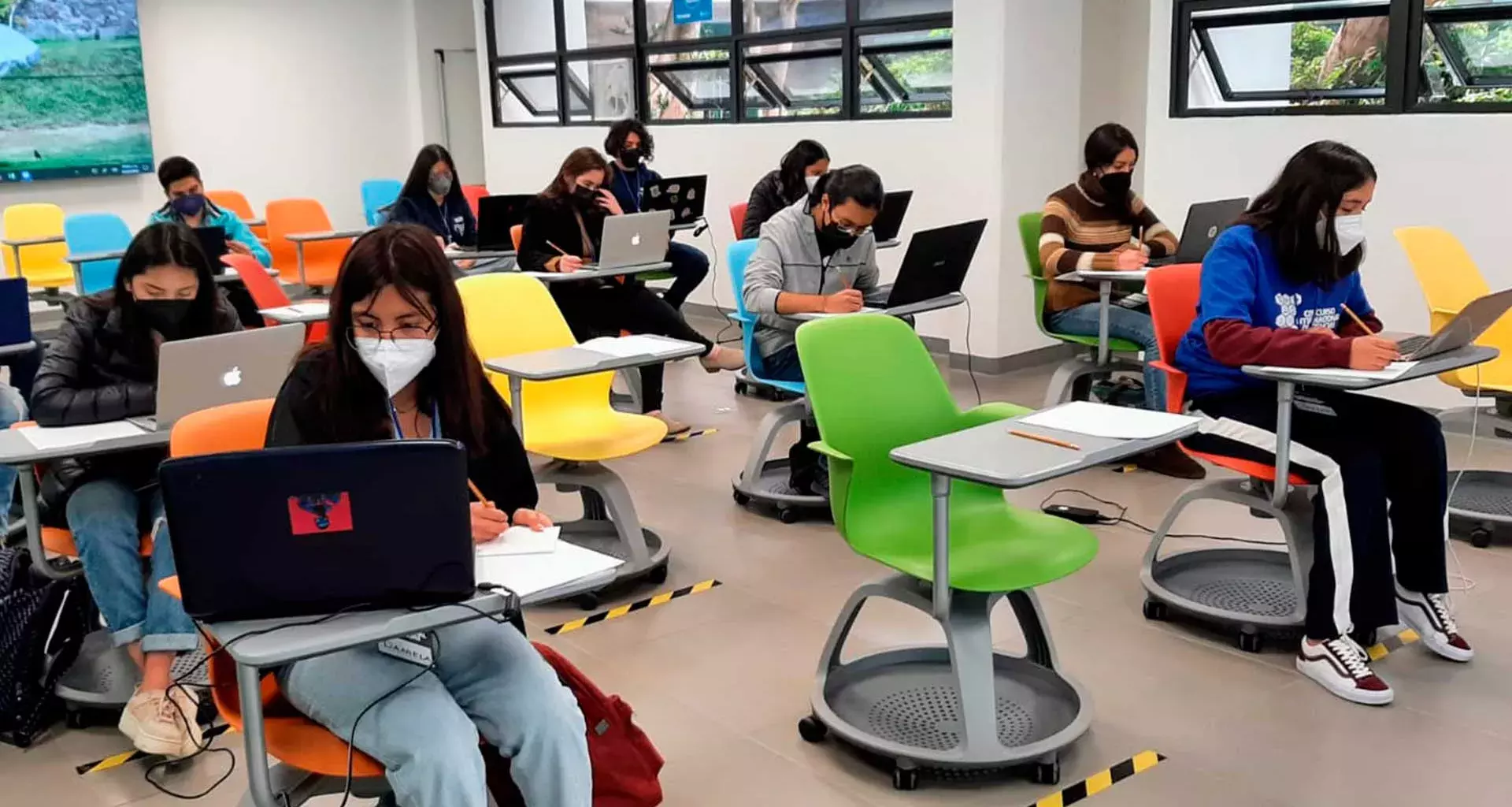 Estudiantes participan en el Concurso Internacional de Ciencias