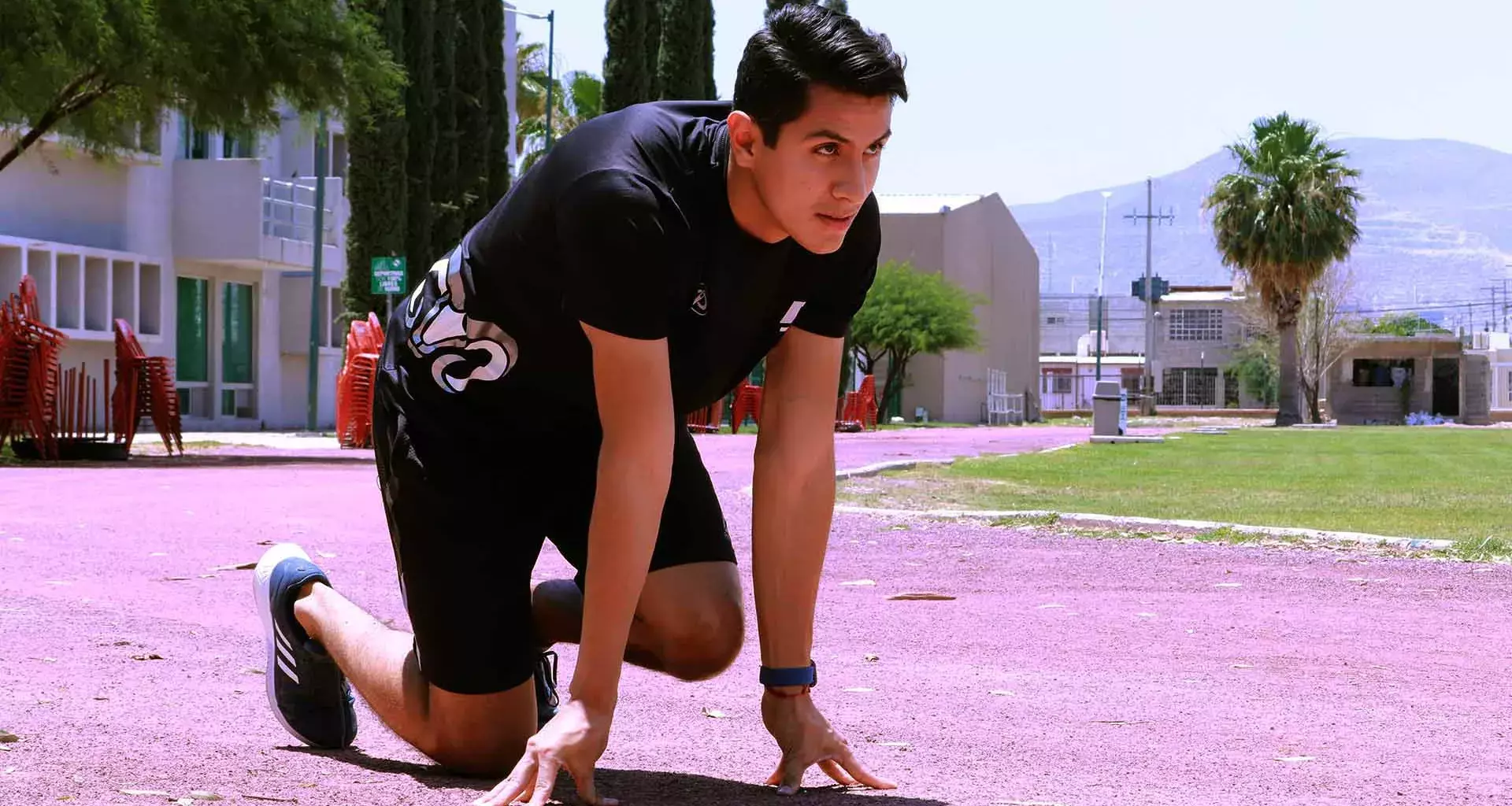  Alumno Tec se alista para competencia de Atletismo