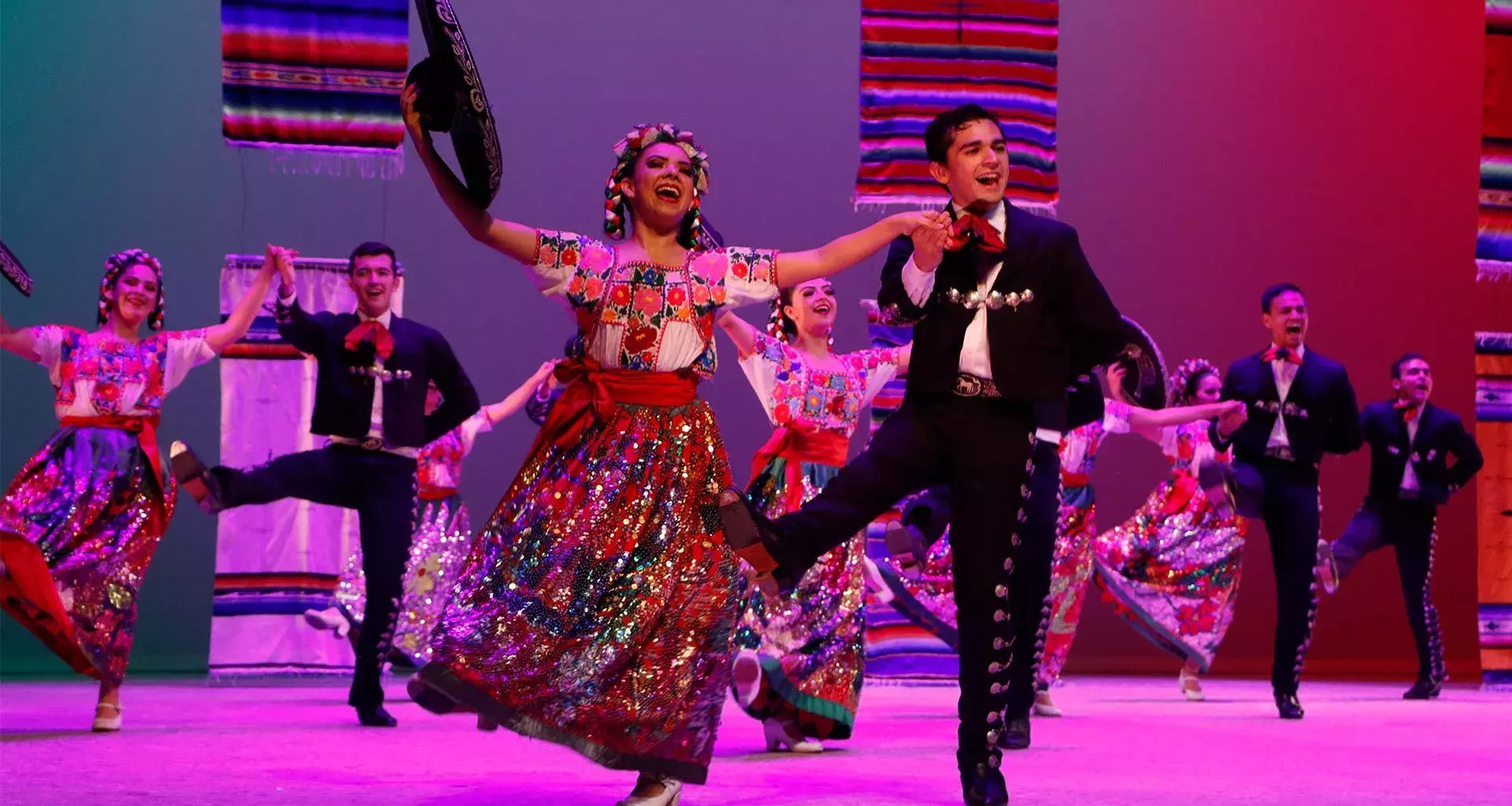 Gala folklórica de Raíces en el Tec de Monterrey