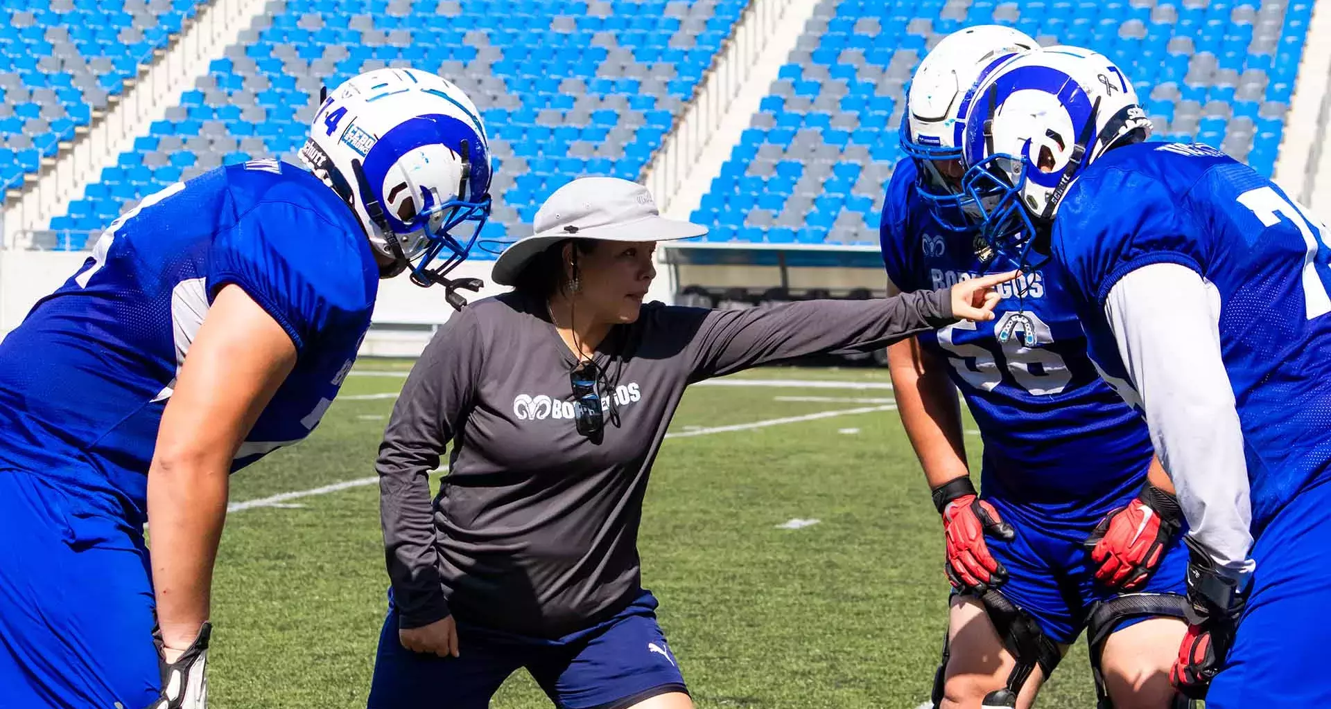 Ella es ¡Coach Gaby! La nueva integrante del staff de Borregos Mty