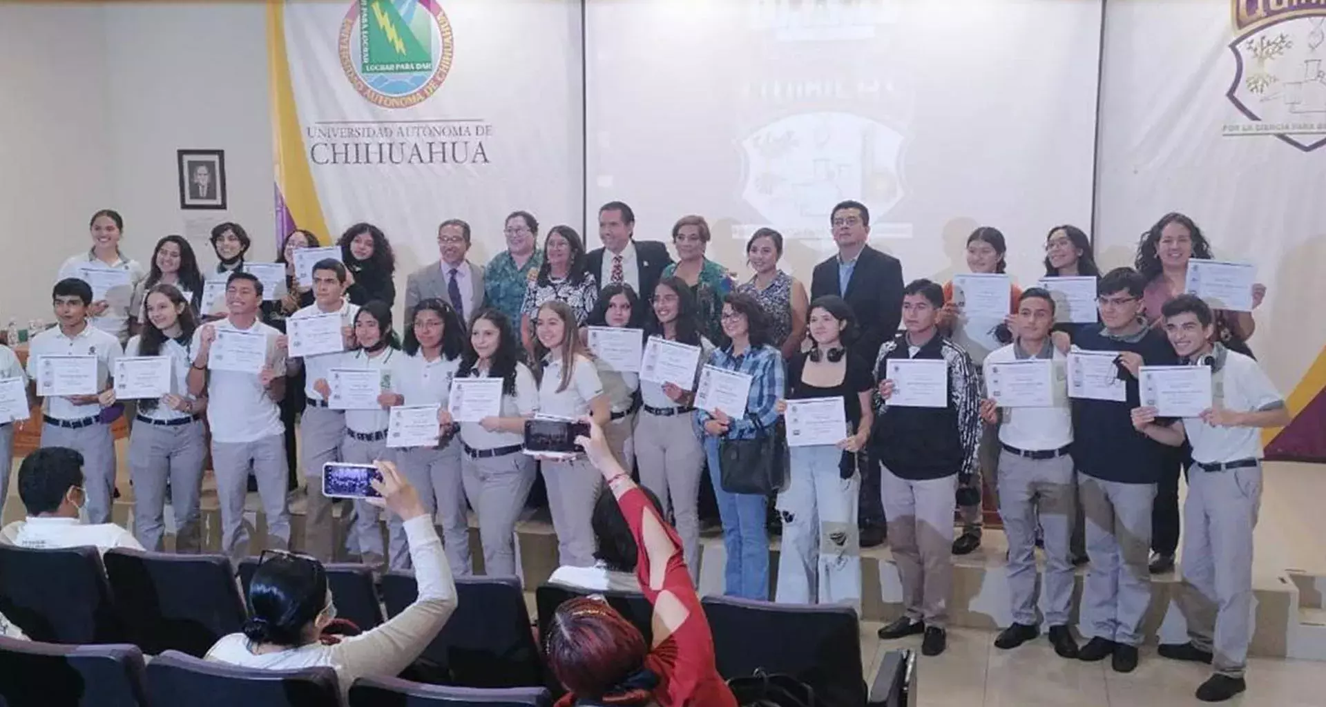 Estudiante de PrepaTec ganadora de olimpiada estatal 