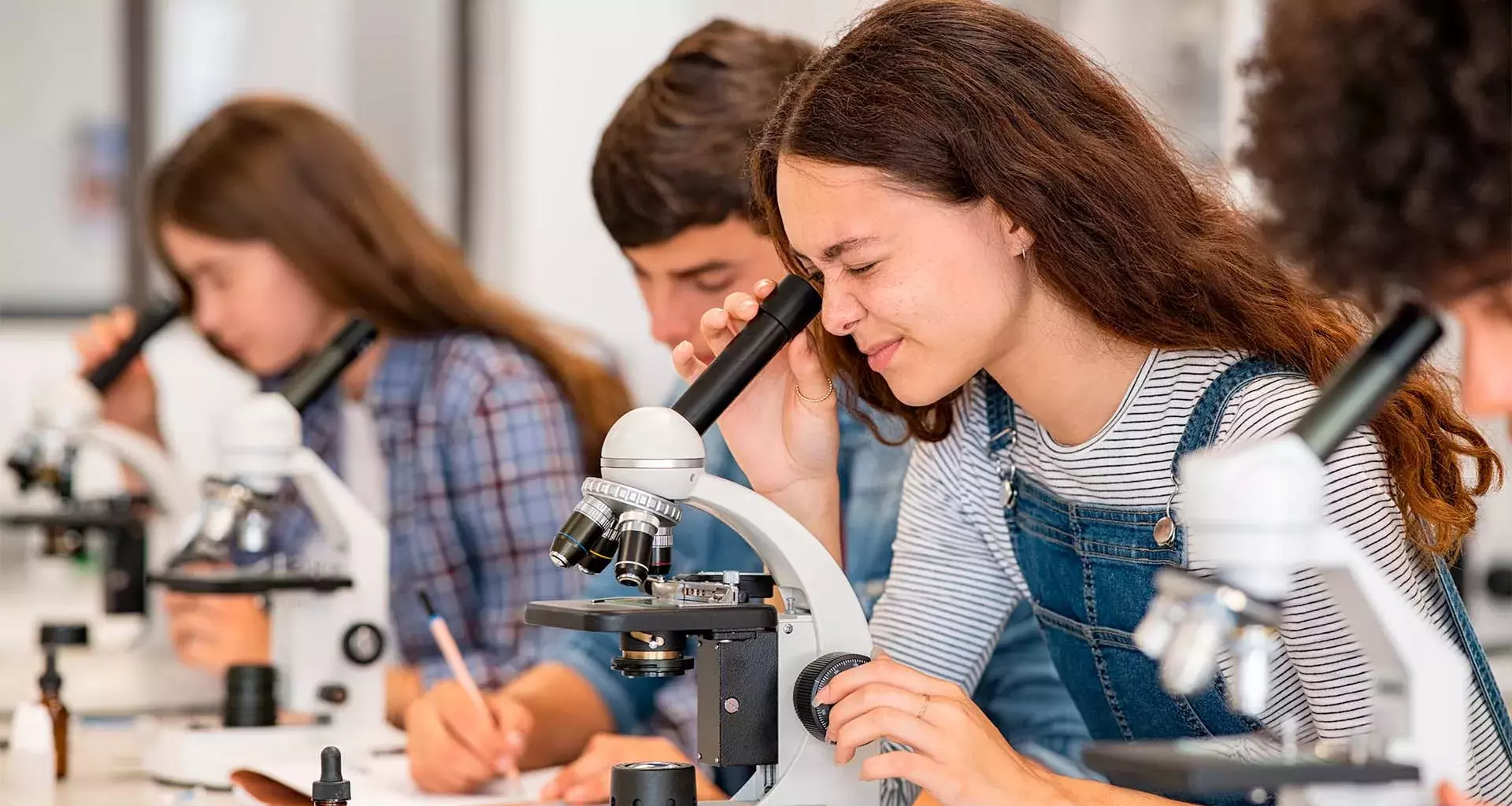 ¡Oro Nacional! Alumna de PrepaTec Metepec gana Olimpiada de Biología