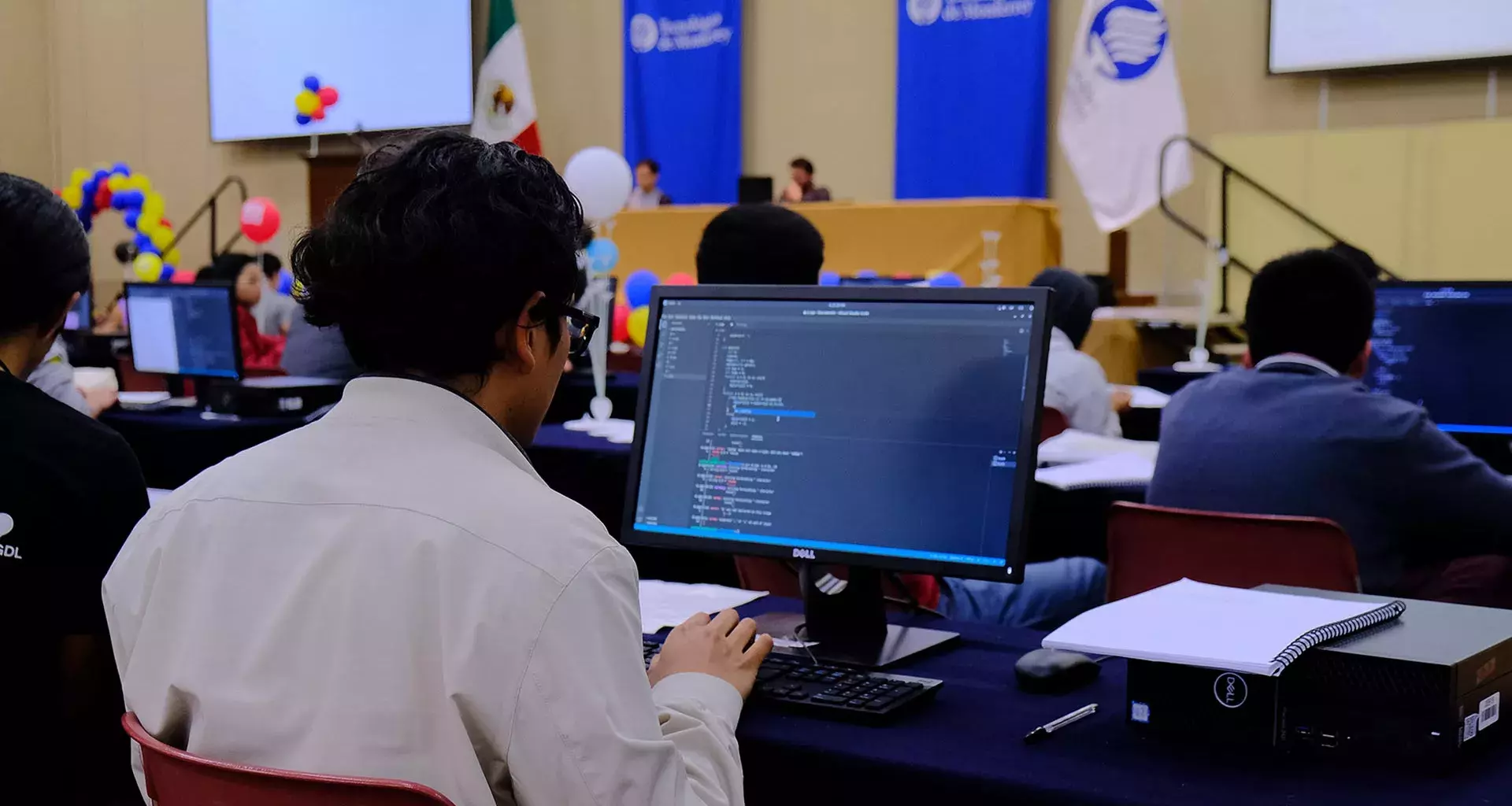 Training camp de programación como preparación para el mundial de la especialidad fue realizado en el Tec Guadalajara.