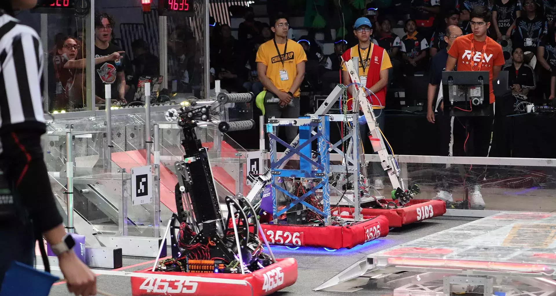 Alianza roja en acción en el FIRST Regional Laguna