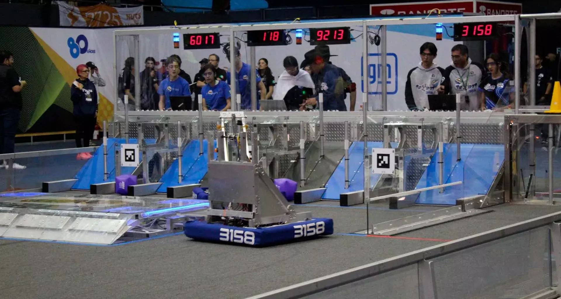 ¡Tecbot destaca! Es finalista regional en torneo de robótica FIRST