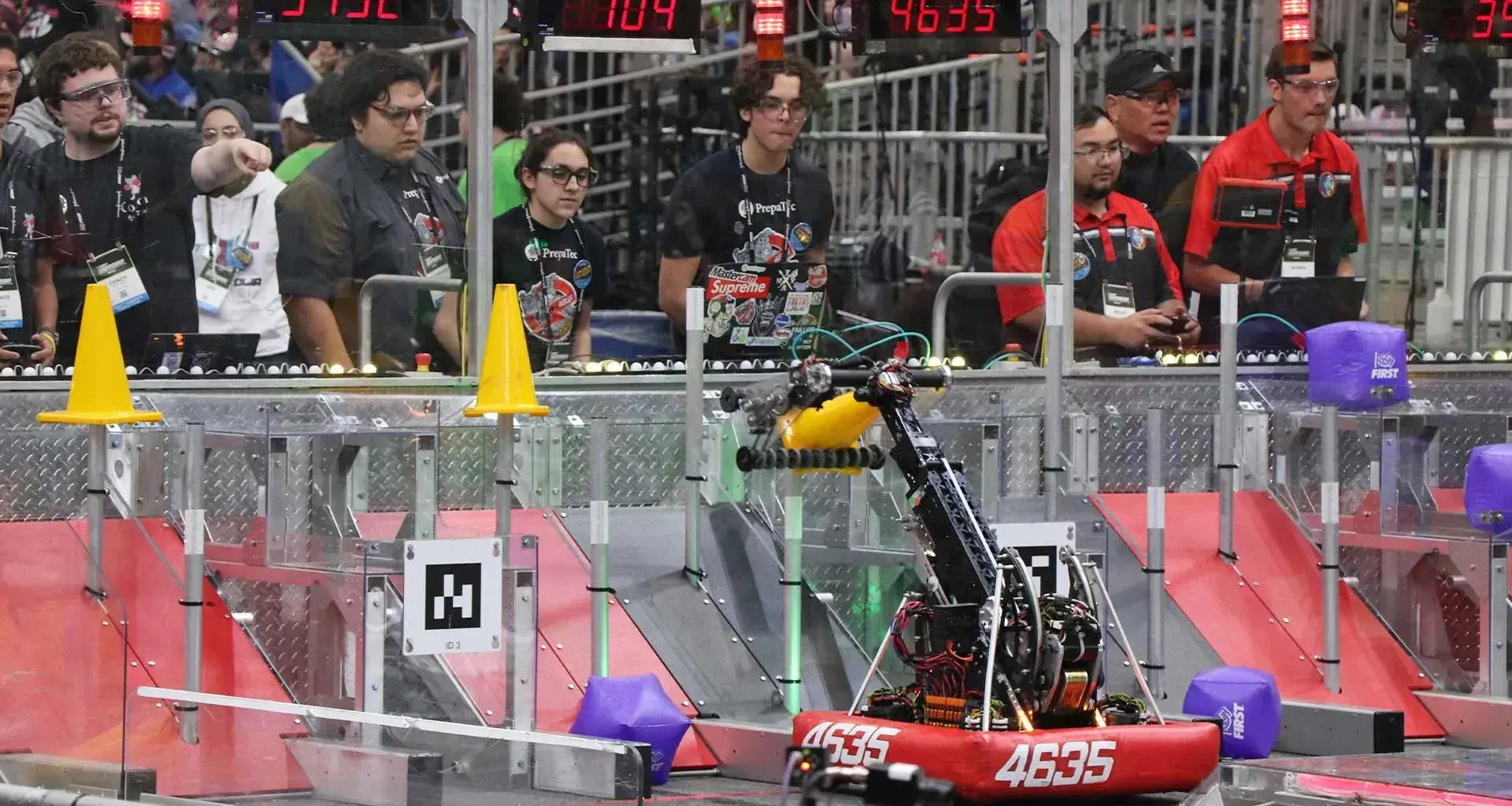 9 equipos de PrepaTec asistieron al mundial de robótica FIRST