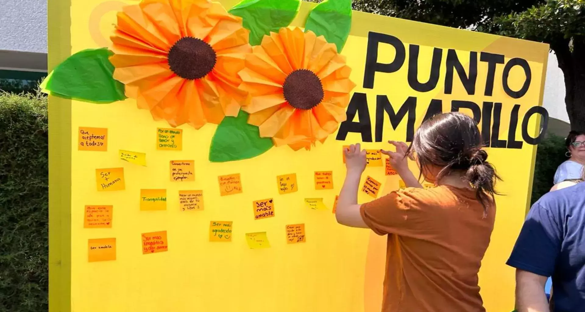 La labor social es motivo de inspiración de Esmeralda Hernández.