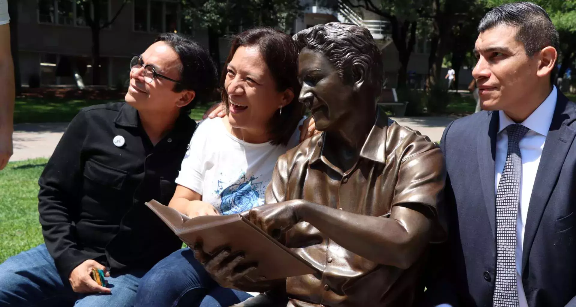 Estatuas de profesores del Tec de Monterrey