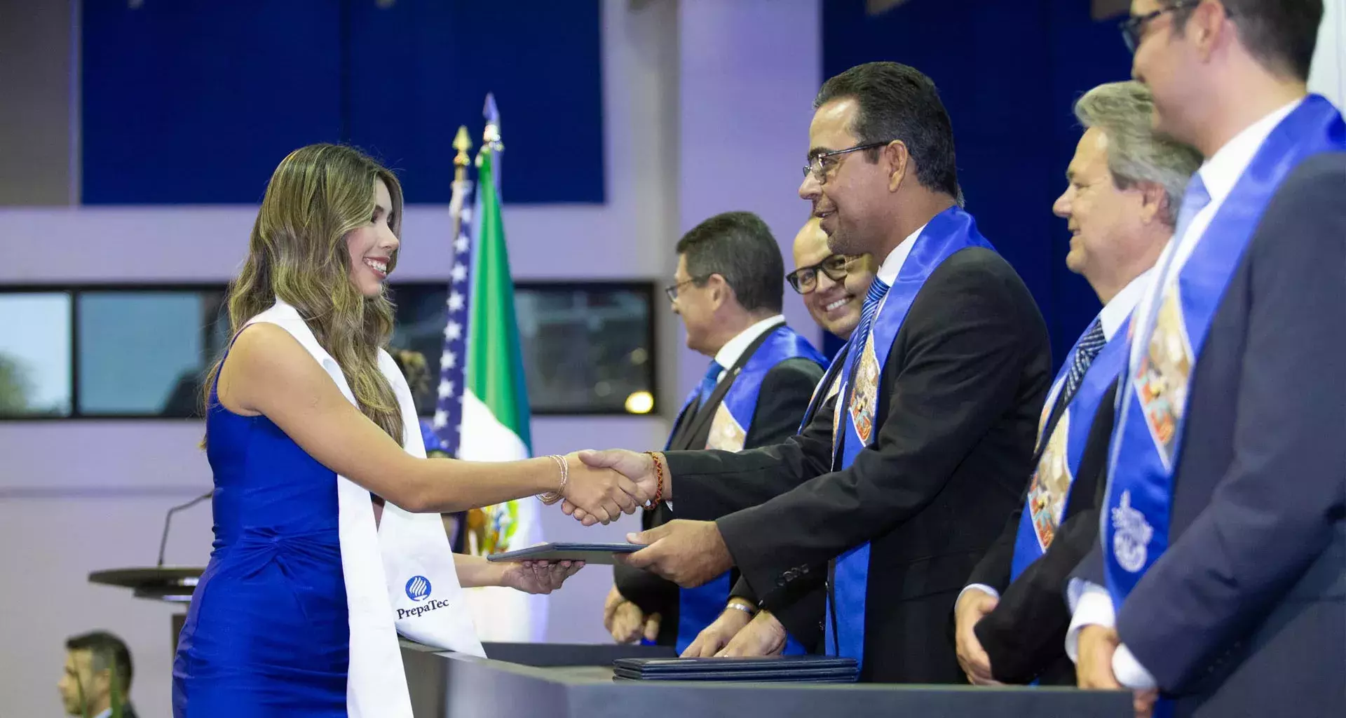 Alumnos de PrepaTec Ciudad Obregón y Navojoa tuvieron su ceremonia de graduación