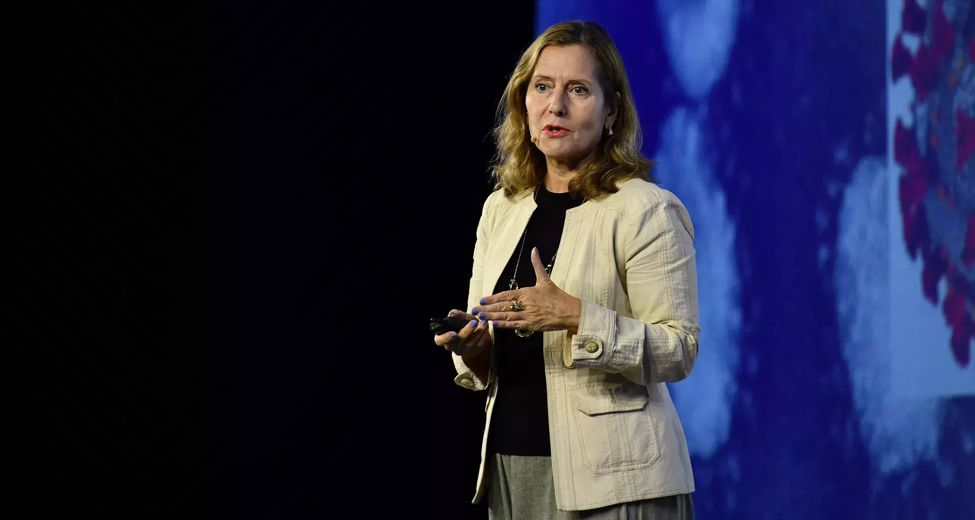 La curadora Paola Antonelli en Inspirar para Tansformar en campus Monterrey