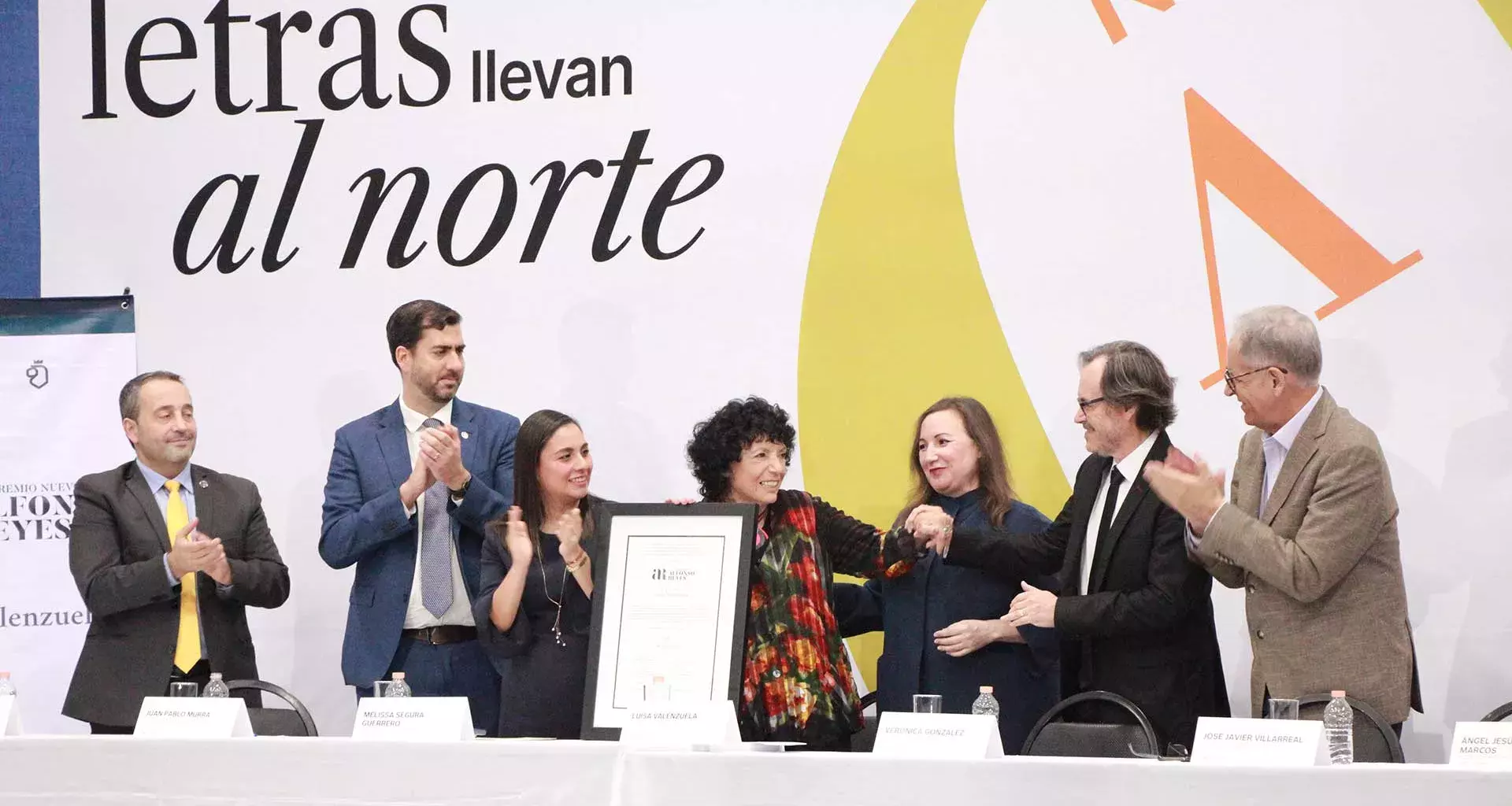 La escritora argentina, Luisa Valenzuela fue reconocida con el Premio Nuevo León Alfonso Reyes.