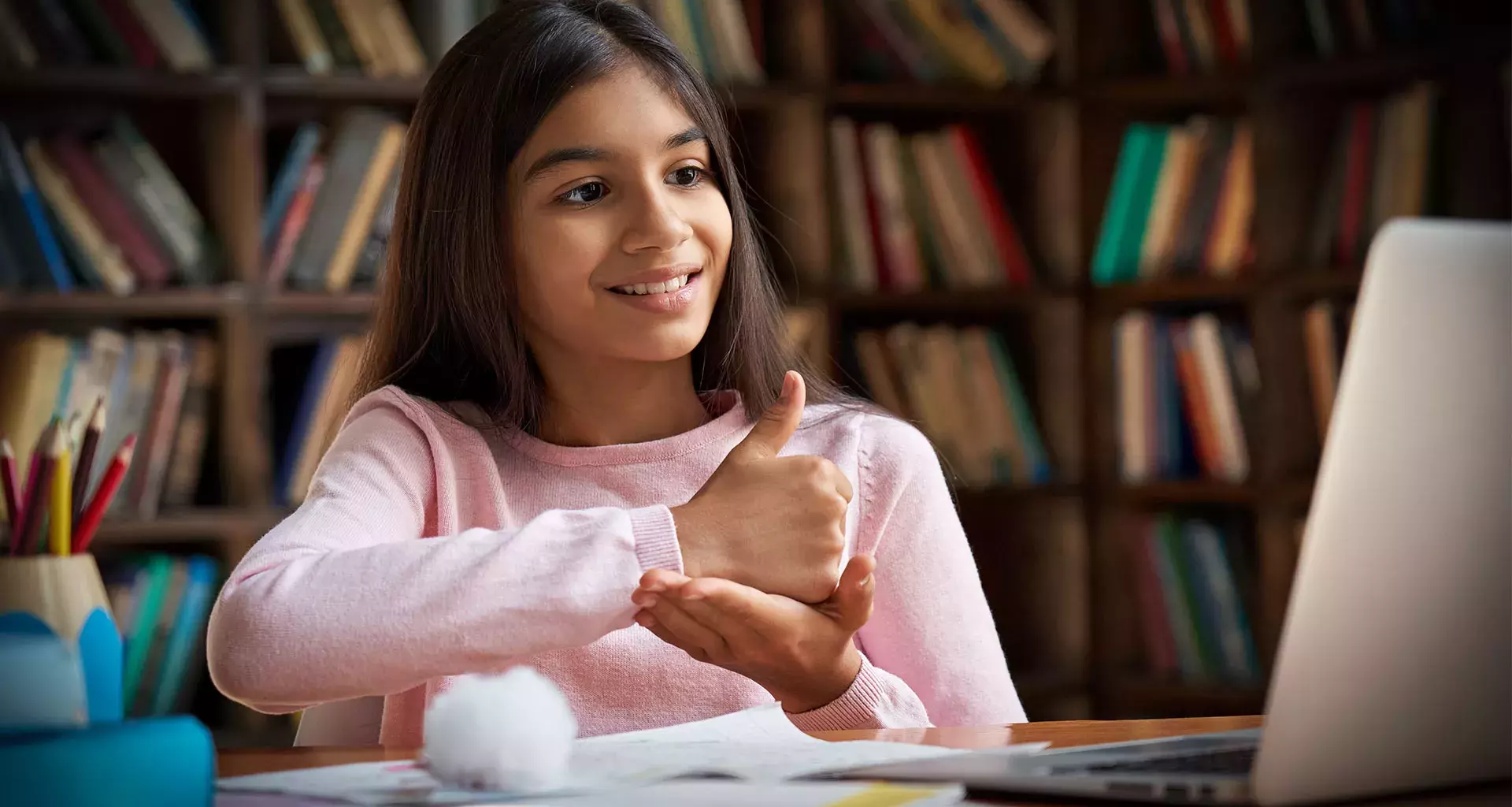 Estudiantes crean app para interpretar lengua de señas