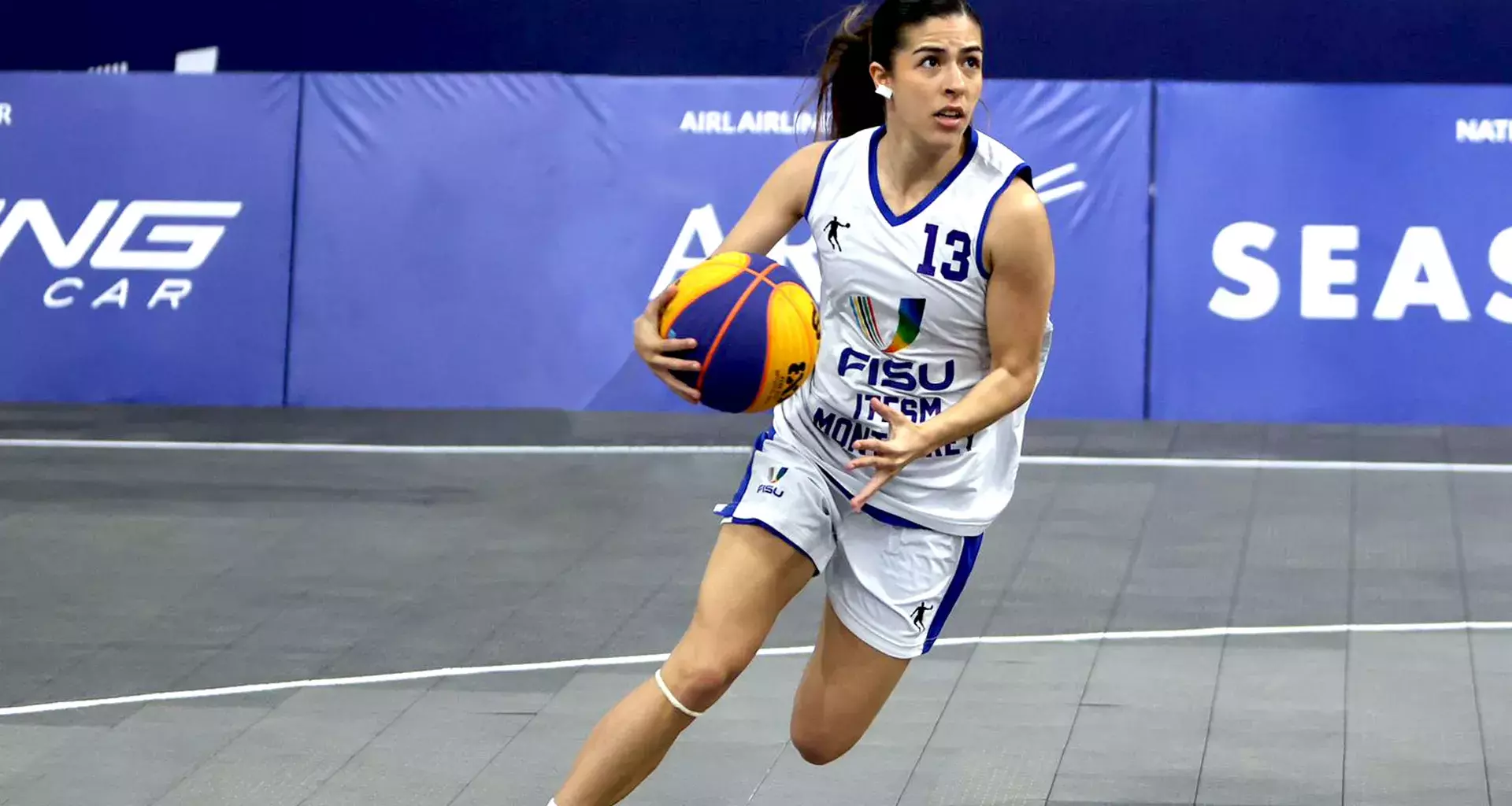 Karina Esquer Vila durante un juego de FISU.