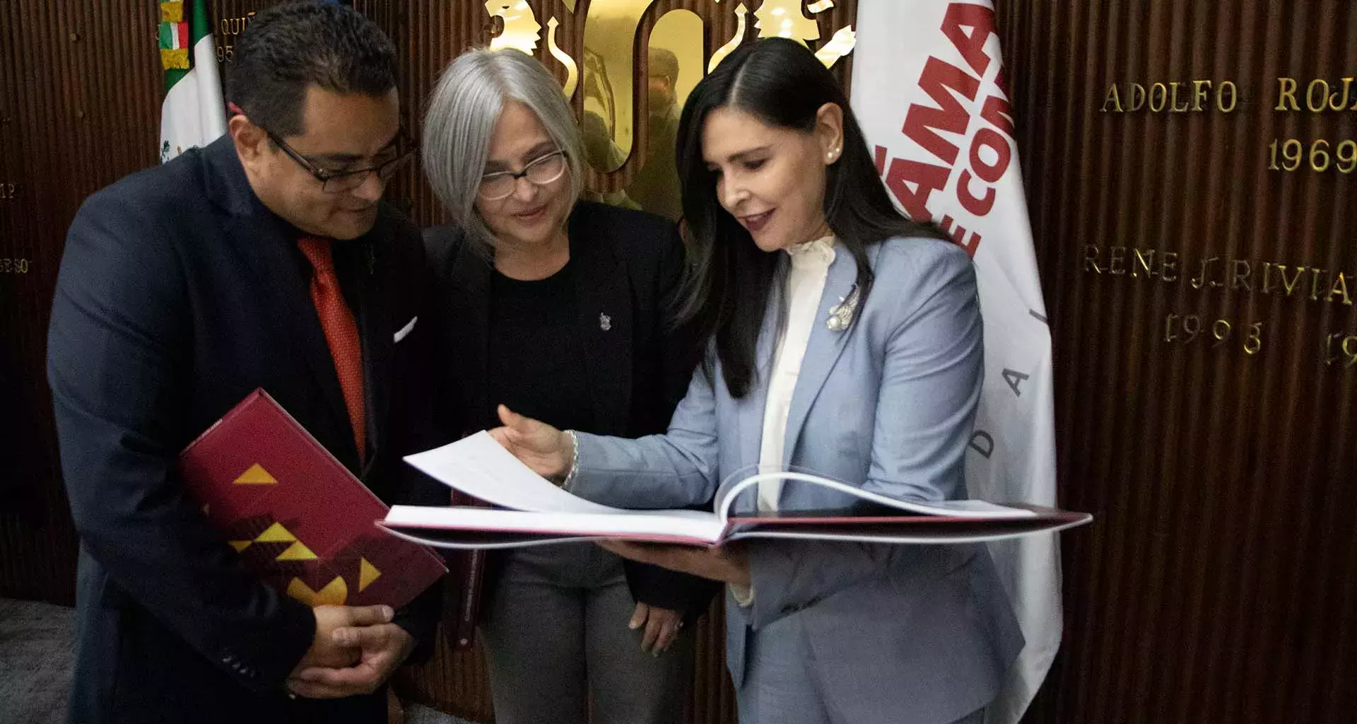 Libro de cámara de comercio, tec guadalajara participó con un capítulo.